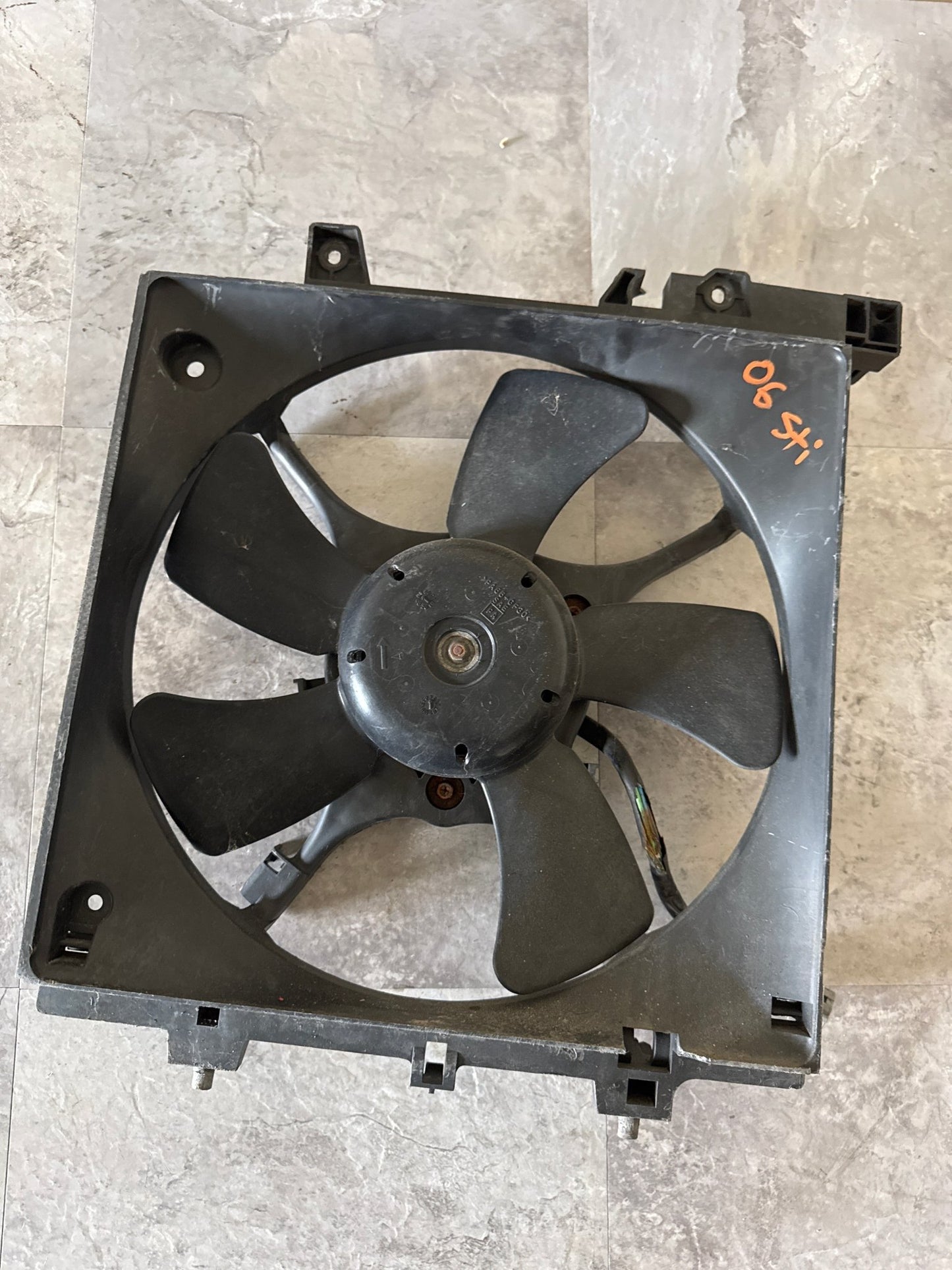 2004-2007 SUBARU WRX & STI RADIATOR COOLING FAN ASSEMBLY OEM 2