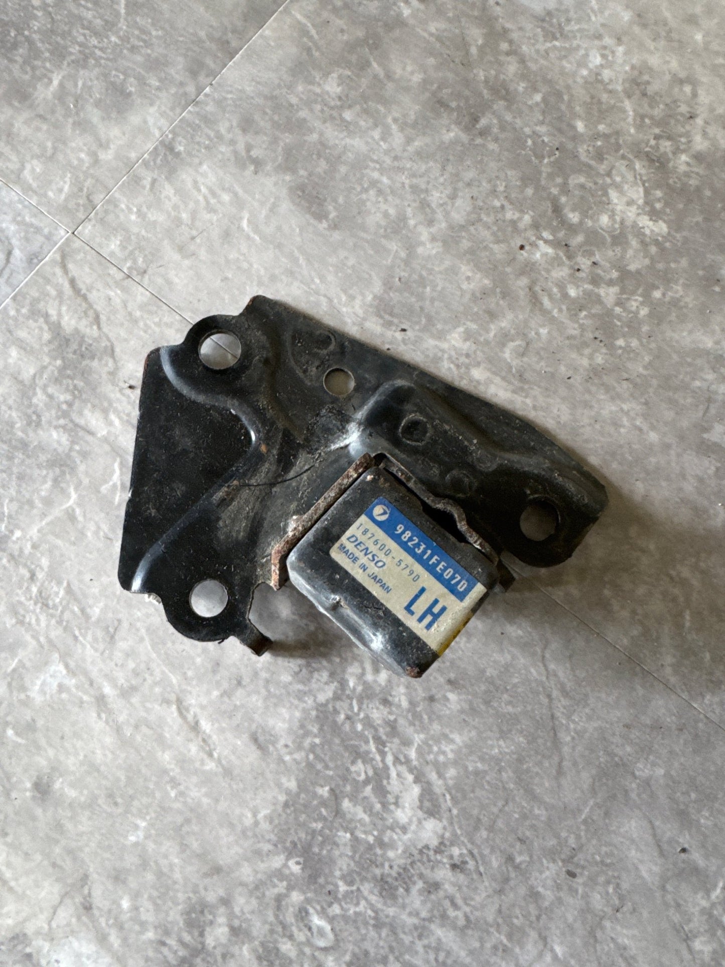 2004-05 Subaru 98231FE070 Sensor Assembly Air Bag Front LH