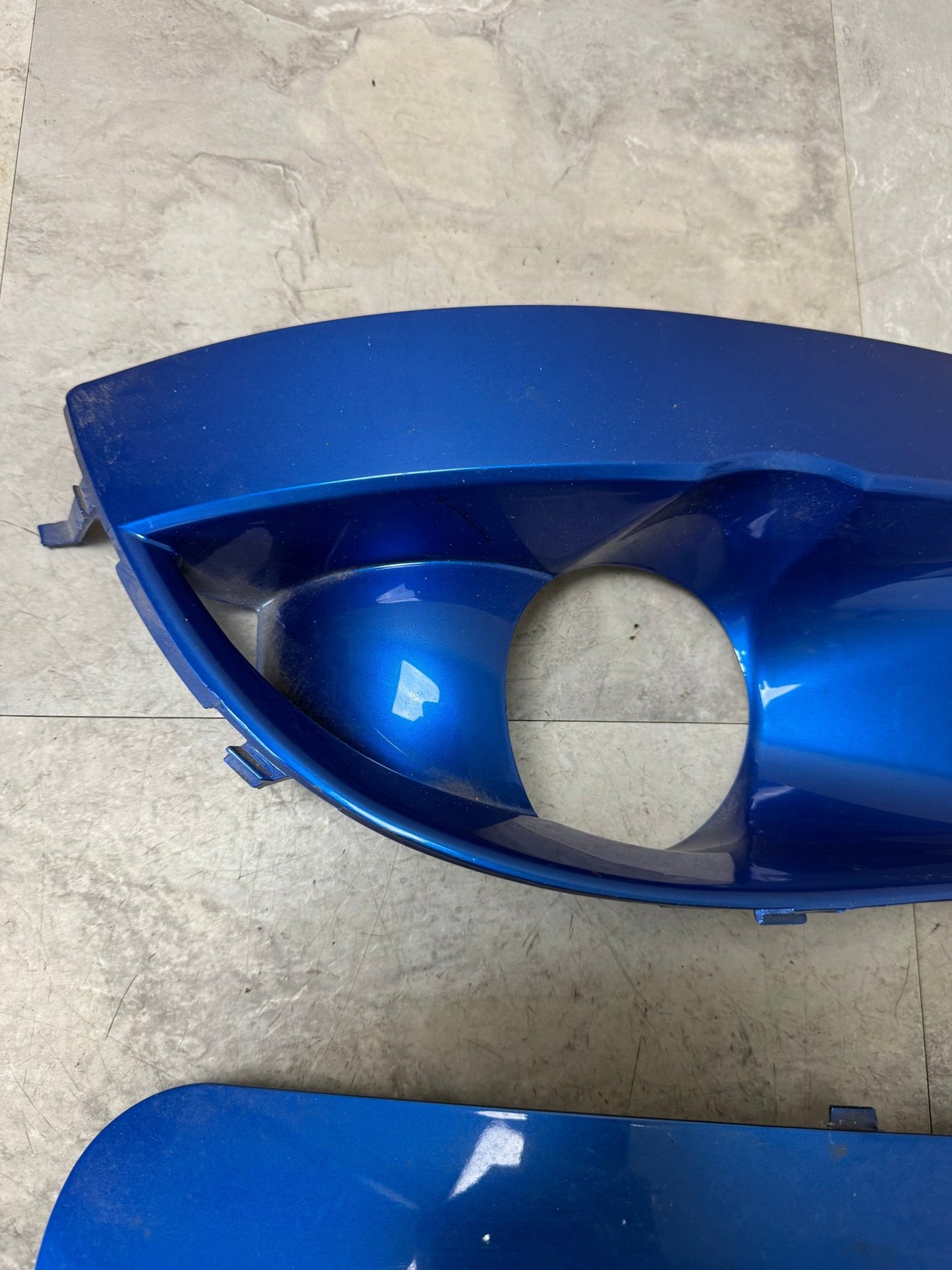Fog Light Bumper Bezel For 04-05 Subaru Impreza WRX STi