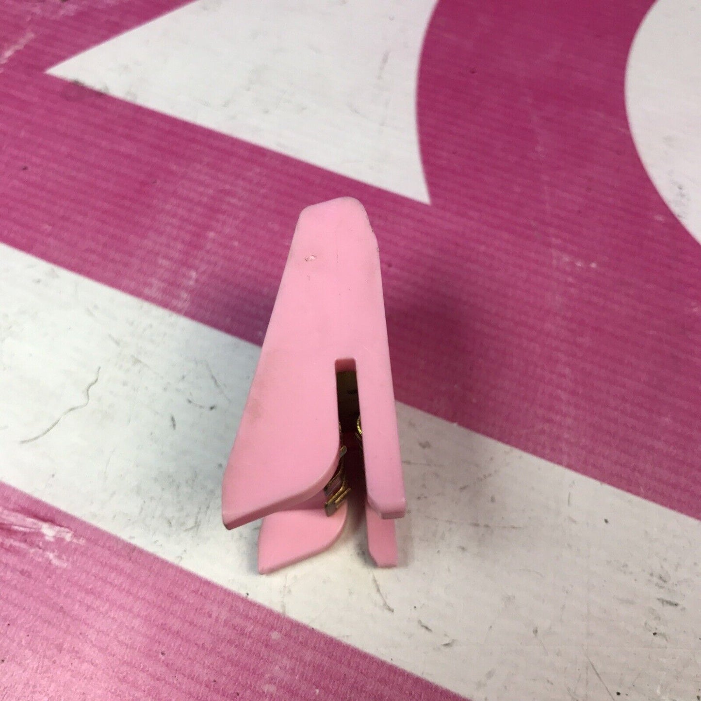 OEM USED 2002-2007 Subaru Impreza Door Window Belt Weatherstrip Clip 94285FE000