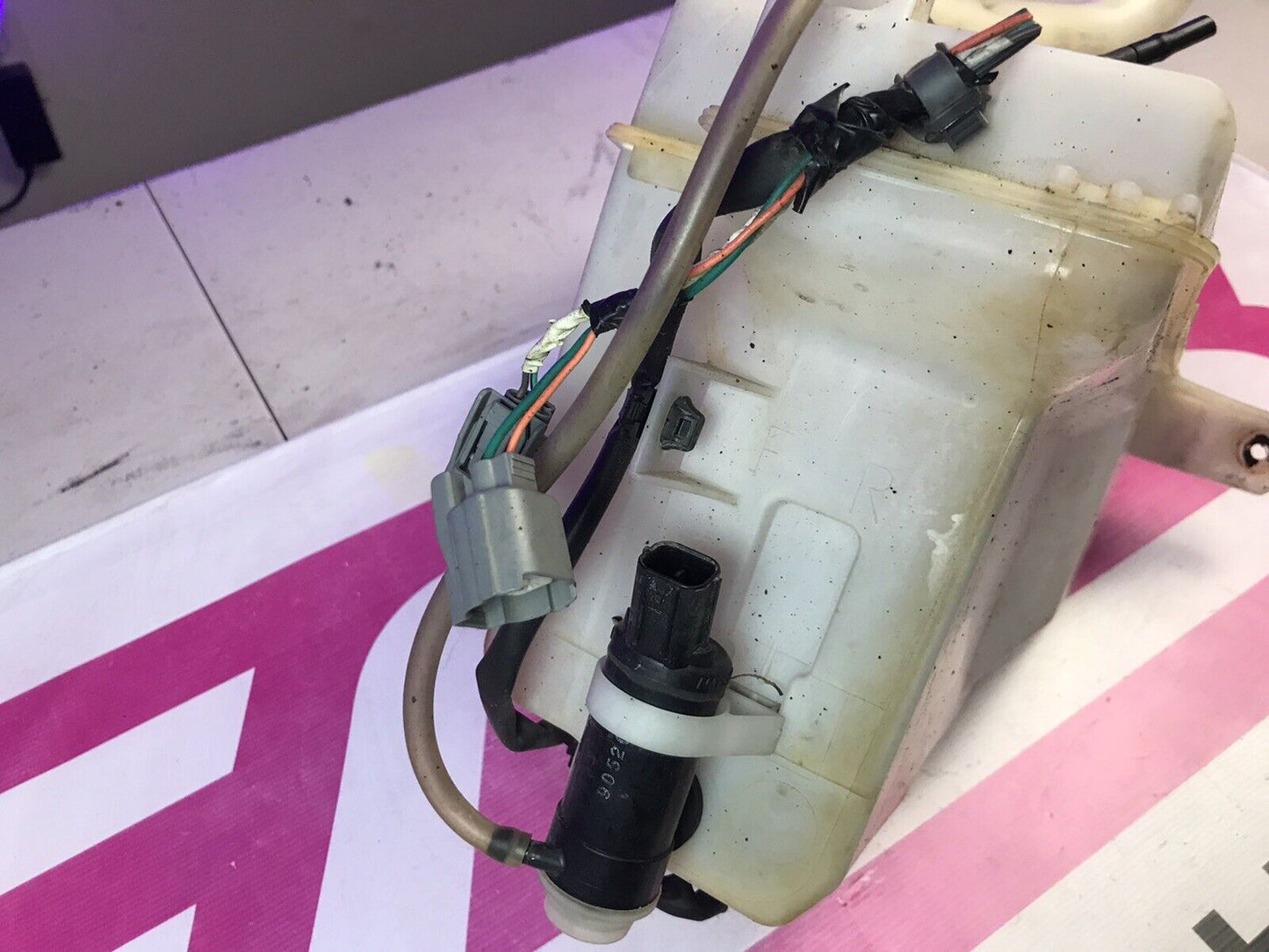 OEM 2010-2012 Subaru Legacy/Outback Washer Reservoir 86631AJ00A