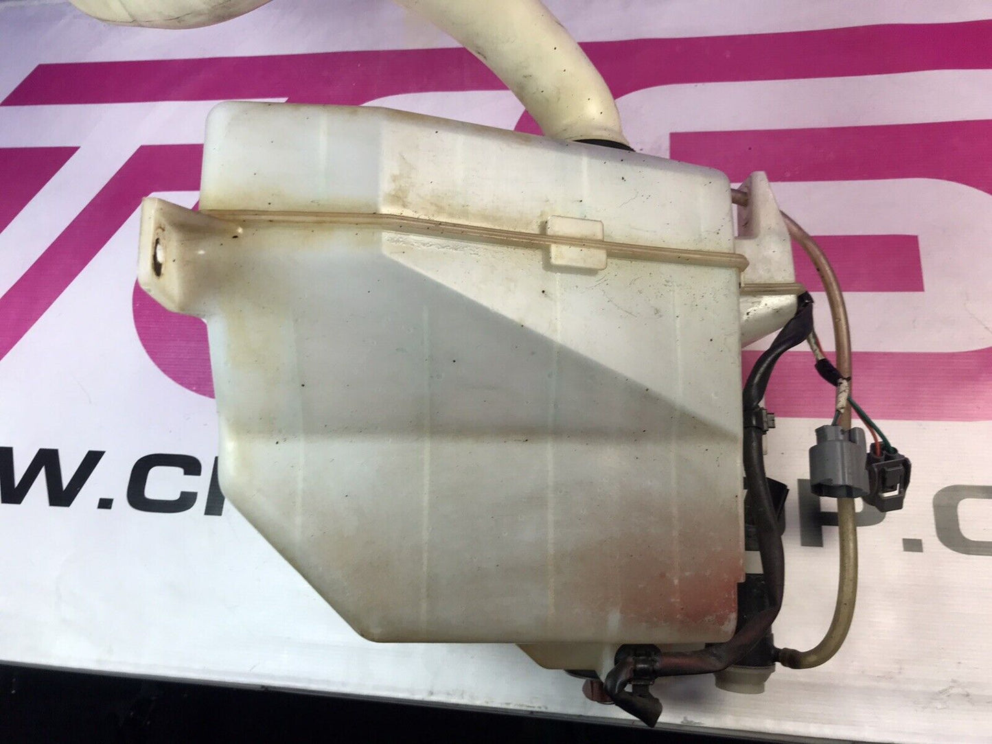 OEM 2010-2012 Subaru Legacy/Outback Washer Reservoir 86631AJ00A