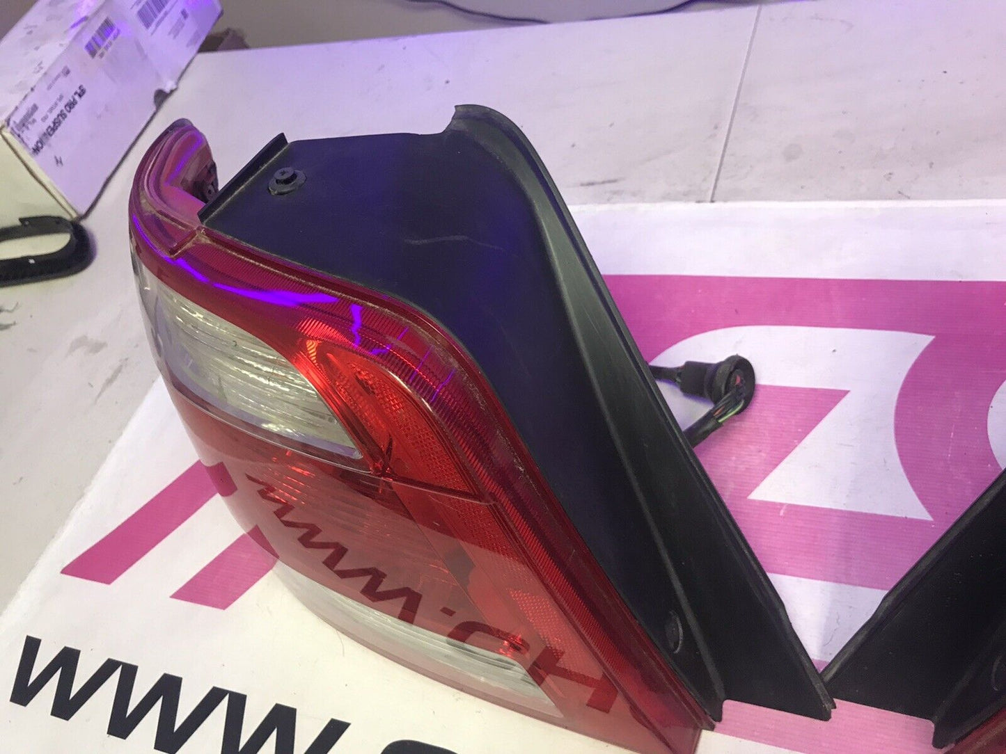 OEM 05-06 Saab Saabaru 9-2x Tail Light Pair Set LH RH