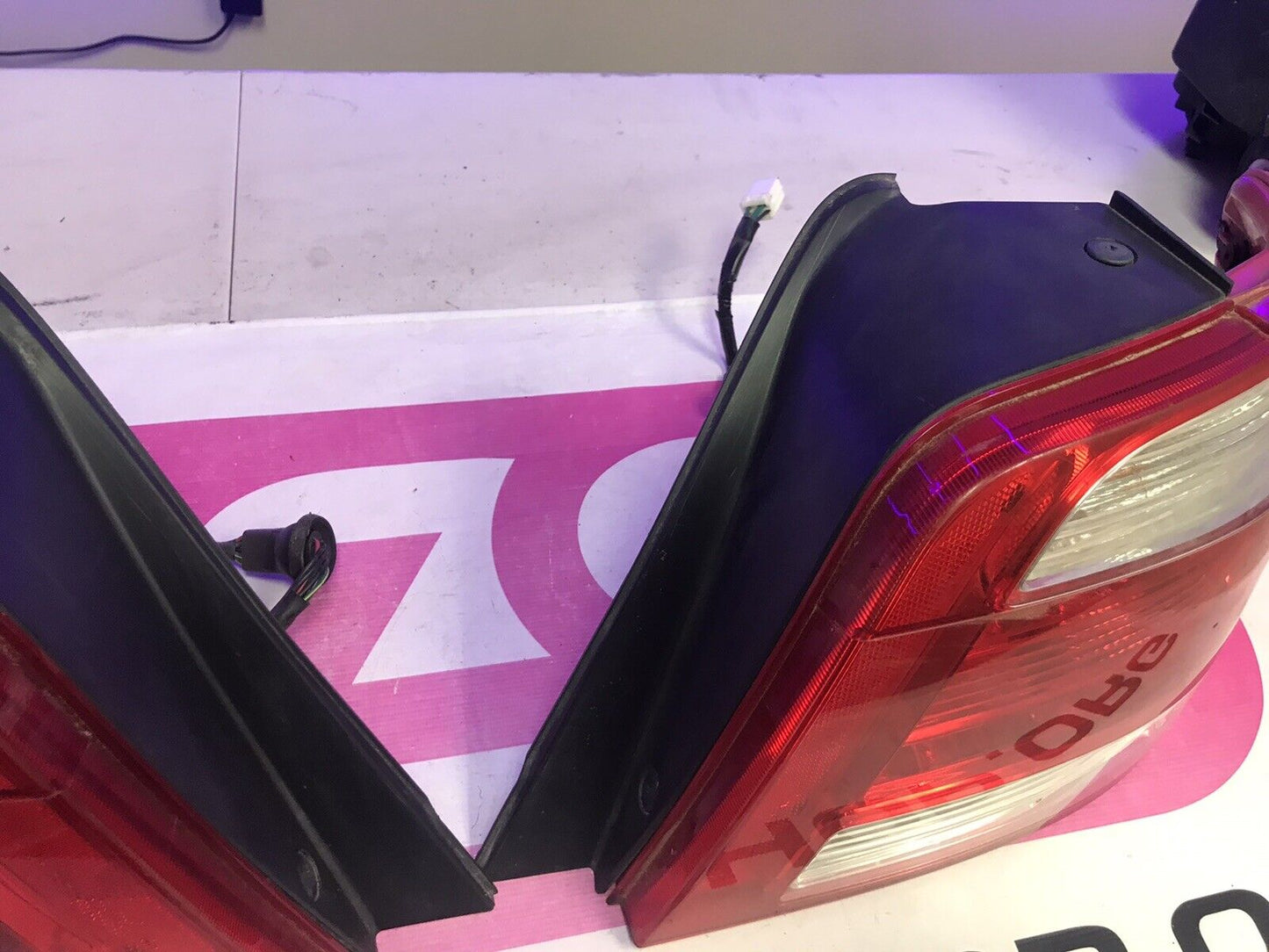 OEM 05-06 Saab Saabaru 9-2x Tail Light Pair Set LH RH