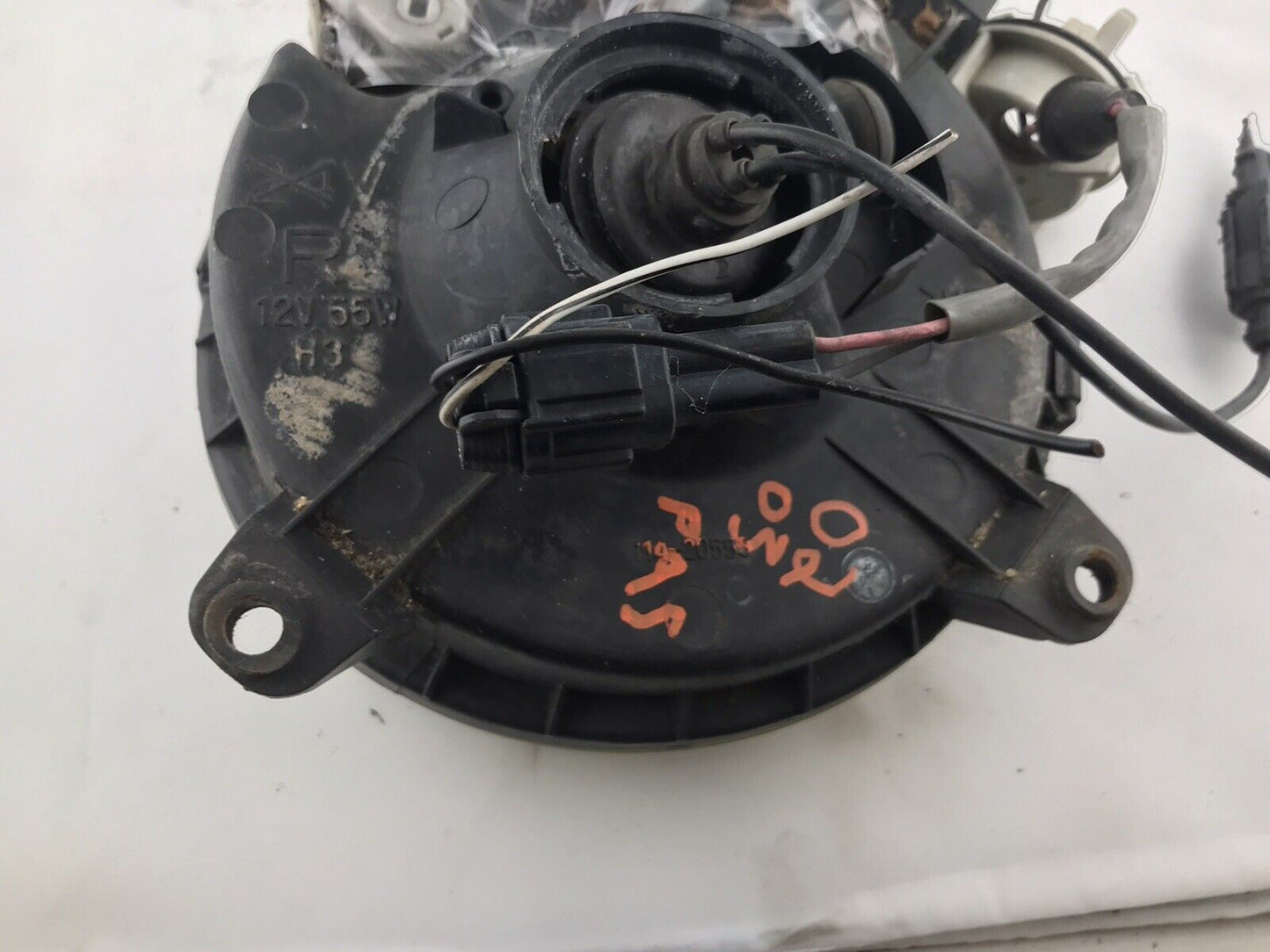 OEM 2002-2004 Subaru Impreza WRX Glass Fog Light Assembly RH Passenger Side