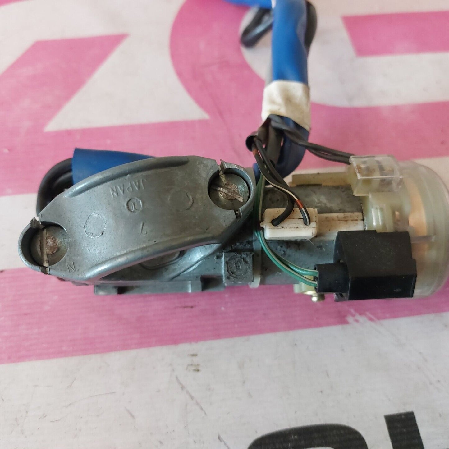 OEM 2005 Subaru Impreza STi Hawkeye v9 Ignition Barrel w Key 882158A000