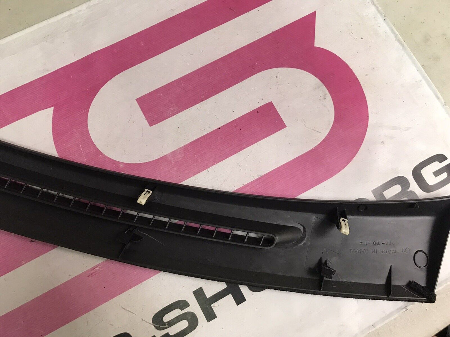 OEM 04-07 Subaru Impreza WRX STi Interior Front Dash Defrost Vents Trim