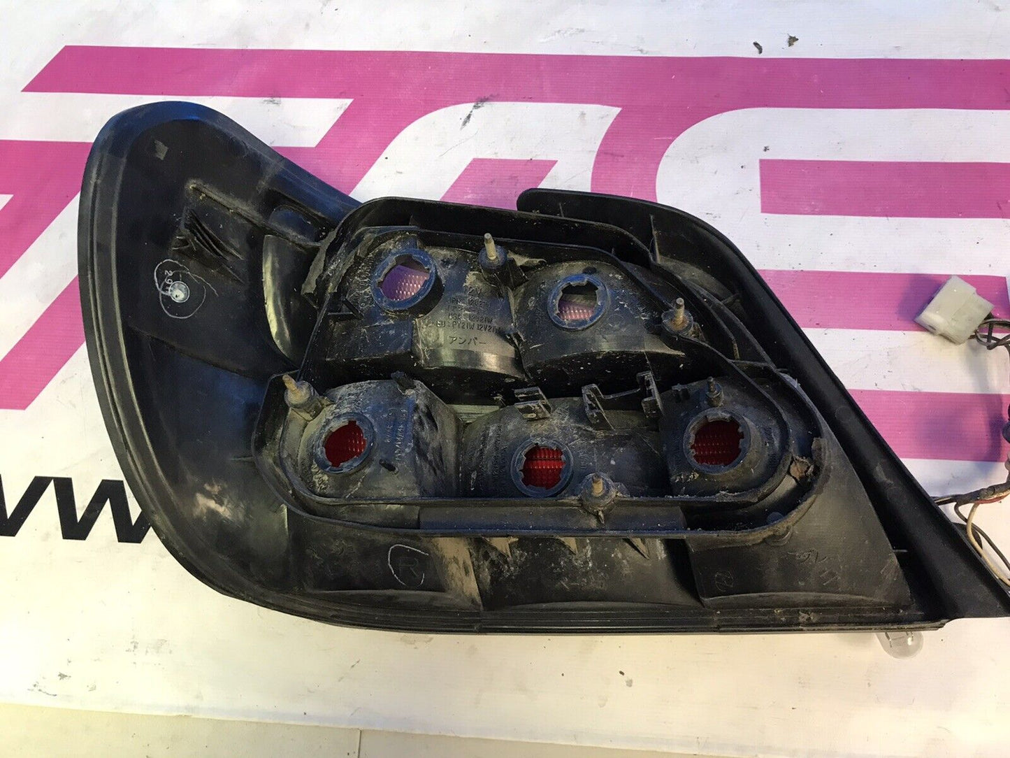 OEM RH Side Tail Light Assembly 02-03 Subaru Impreza WRX Sedan 84201FE030