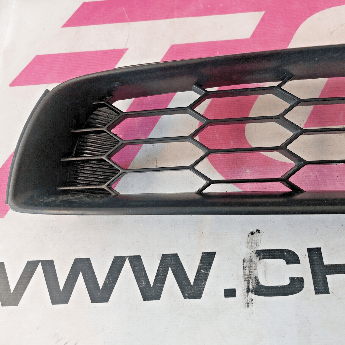 OEM 2002-2003 SUBARU WRX FRONT GRILLE ASSEMBLY 91121FE000