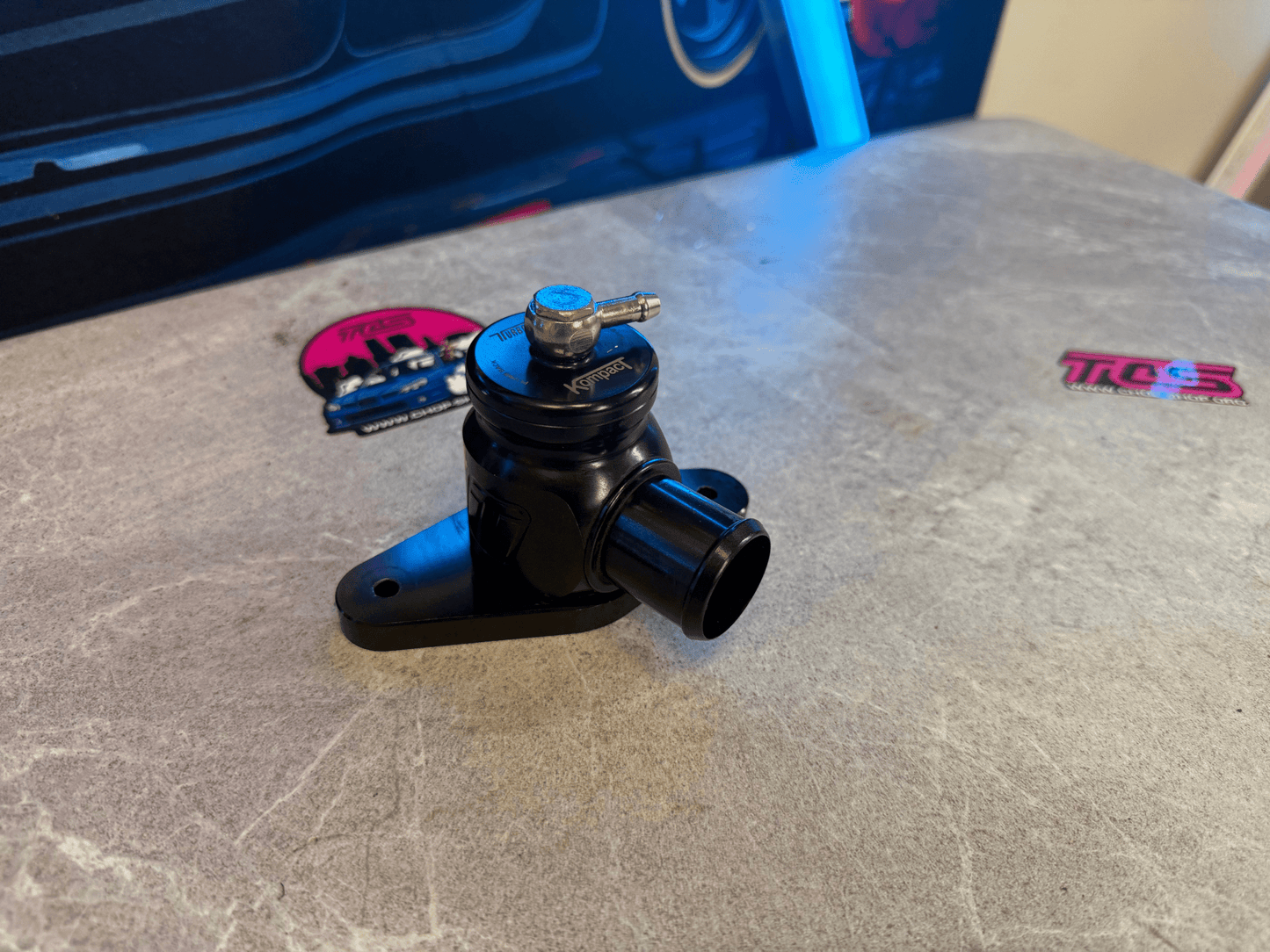 Turbosmart Kompact bypass valve diverter valve recirculating blow off valve 2008-2014 Subaru WRX