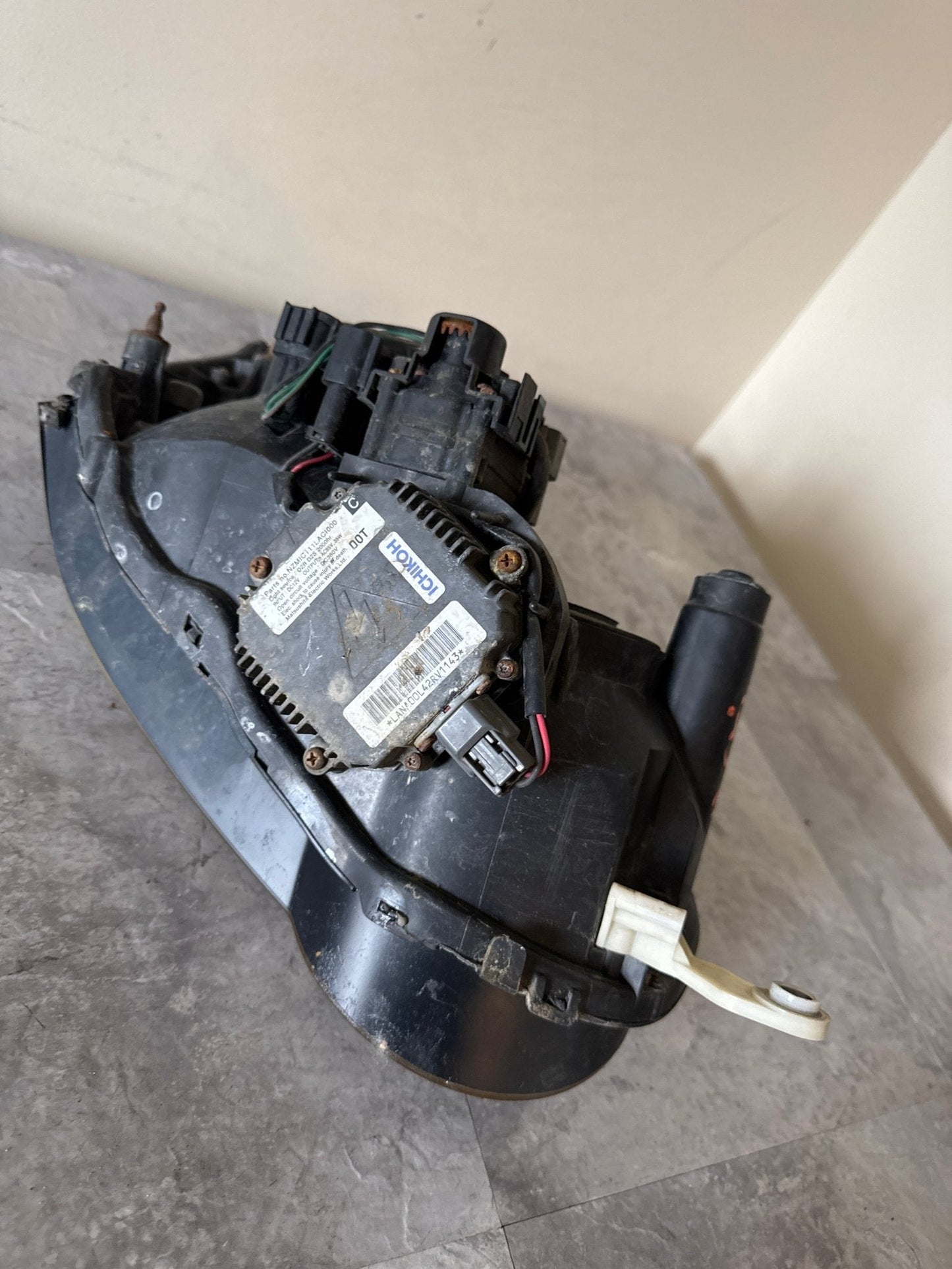 OEM 2004-2005 Subaru Impreza WRX STi LH Driver Side Headlight Assembly