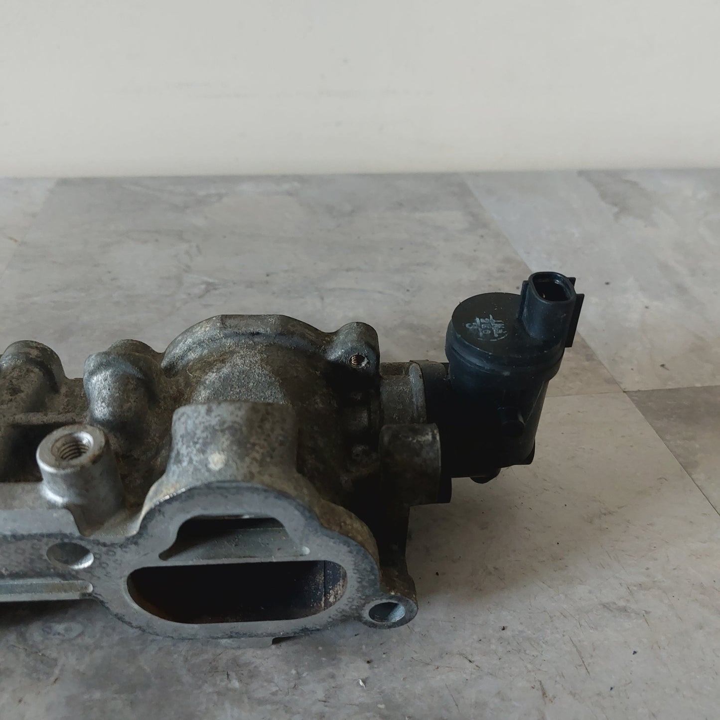 OEM 2004-2007 Subaru Impreza WRX RH Pass Side TGV Top Feed 14011AB361