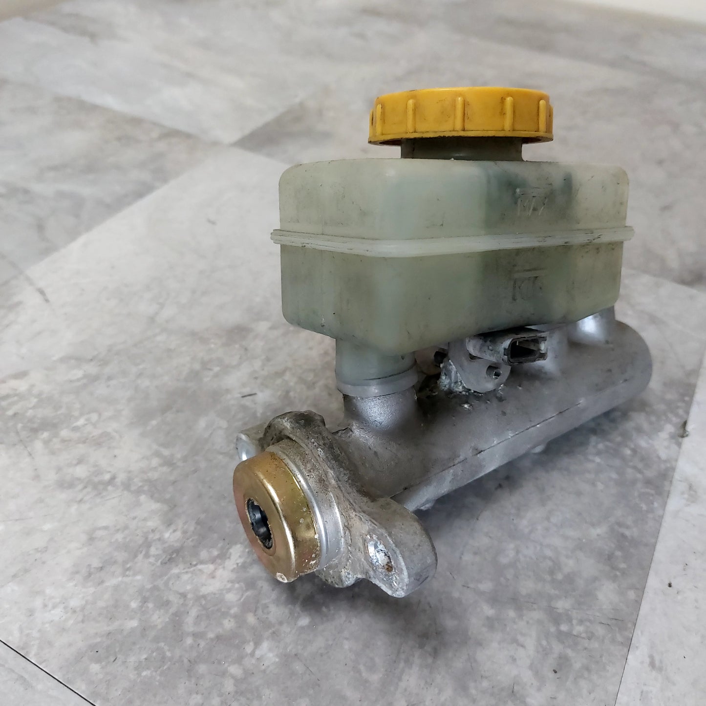 OEM 2002-2007 Subaru Impreza WRX STi Brake Master Cylinder Reservoir