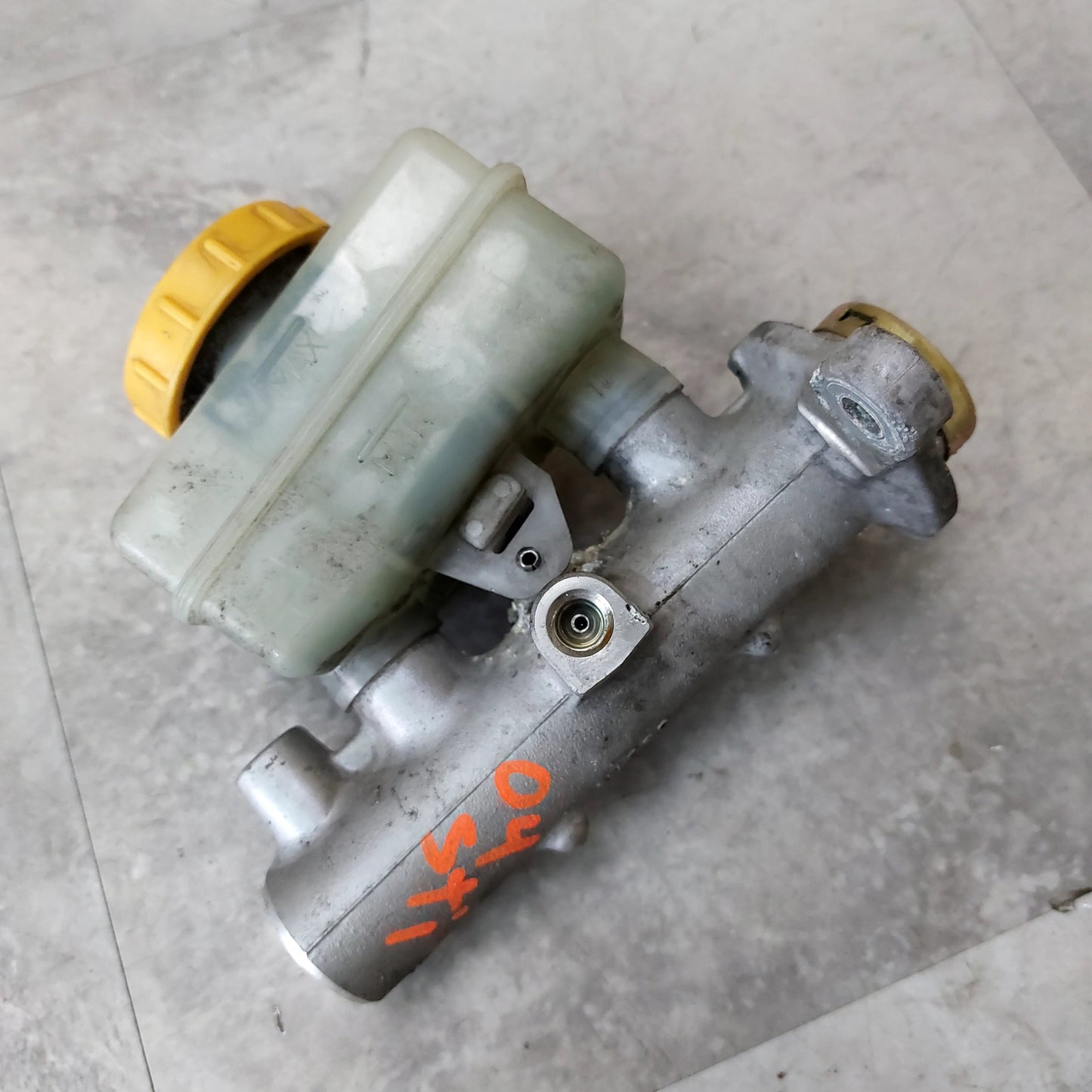OEM 2002-2007 Subaru Impreza WRX STi Brake Master Cylinder Reservoir