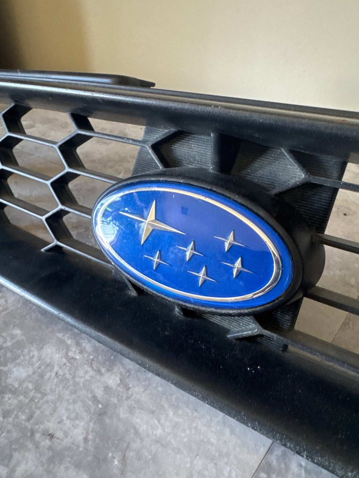 2002-2003 Subaru Impreza Sedan Grille Grill 91121FE000 w/ Blue Emblem