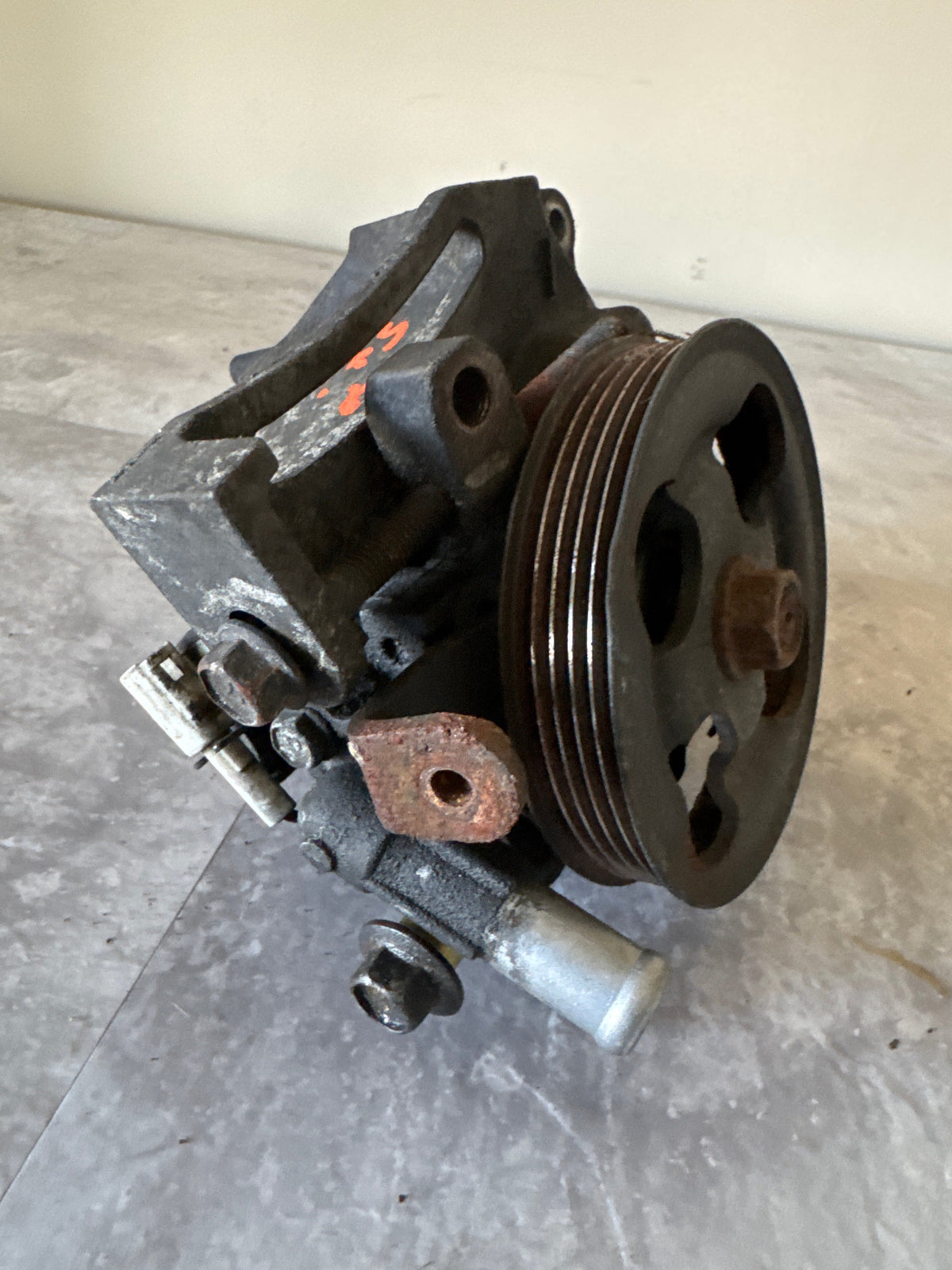 2004-2007 Subaru Impreza WRX STi OEM Power Steering Pump Assy Mount