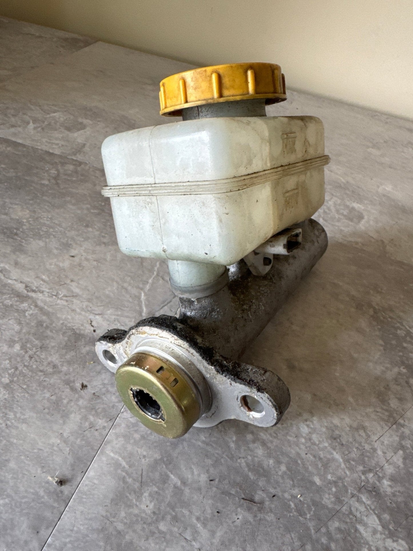 OEM 2004-2007 Subaru Impreza WRX STi Brake Master Cylinder Reservoir (04 STi)