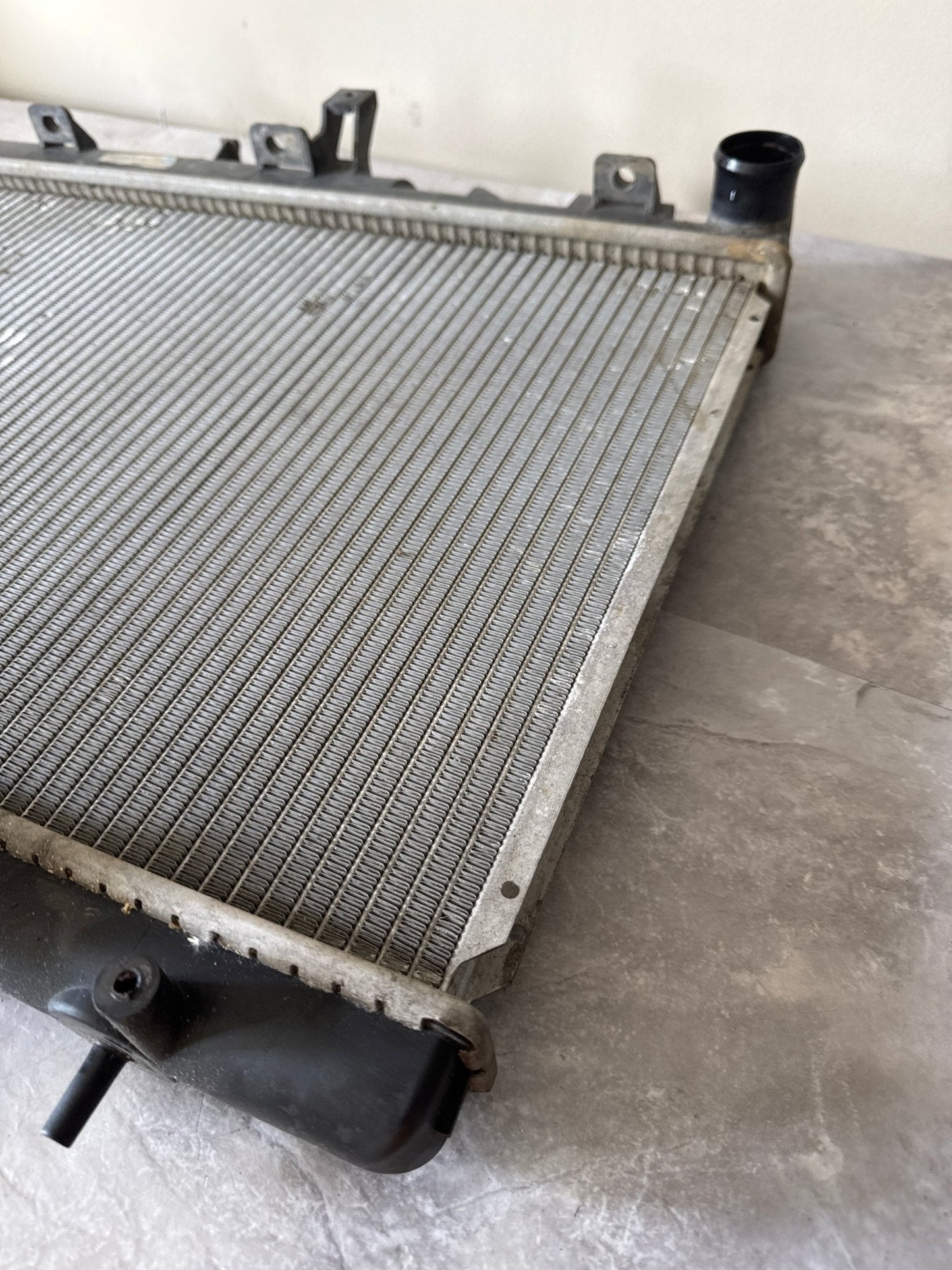 2004-2007 SUBARU IMPREZA WRX STI RADIATOR COOLING ASSEMBLY OEM