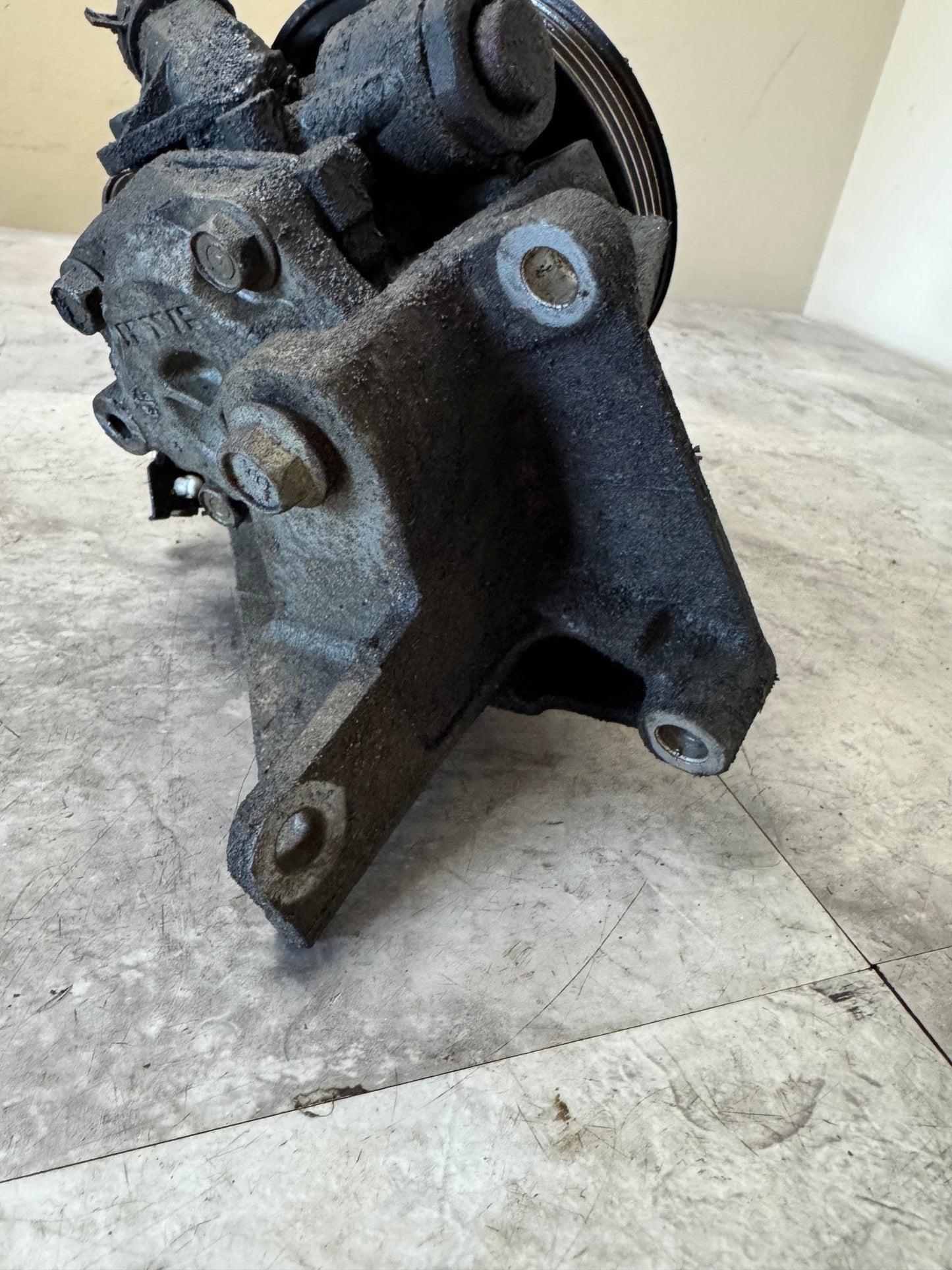 Subaru OEM 2004-2007 Subaru Impreza WRX STi Power Steering Pump Assy 34430FE042 w/ Mount