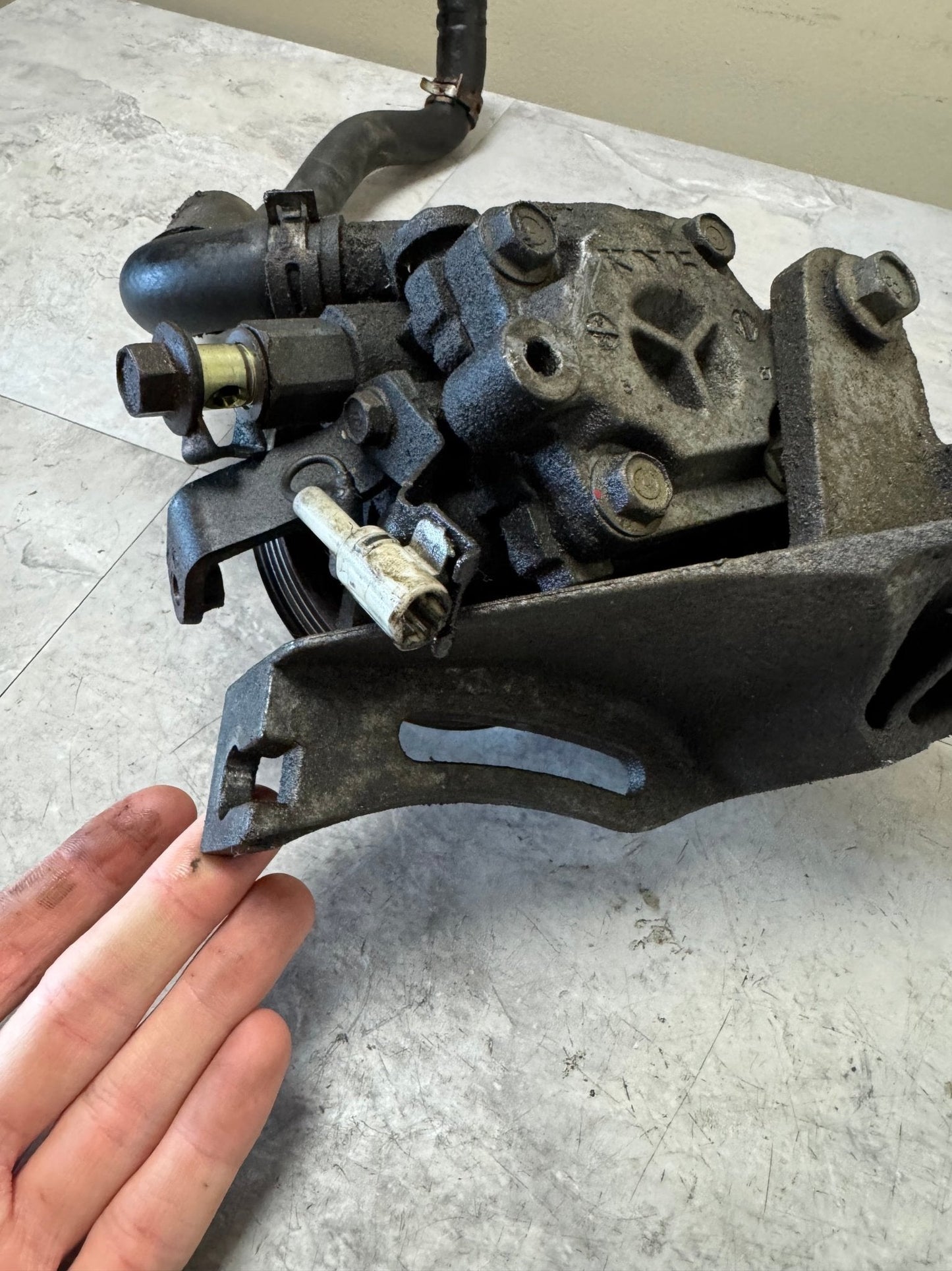Subaru OEM 2004-2007 Subaru Impreza WRX STi Power Steering Pump Assy 34430FE042 w/ Mount