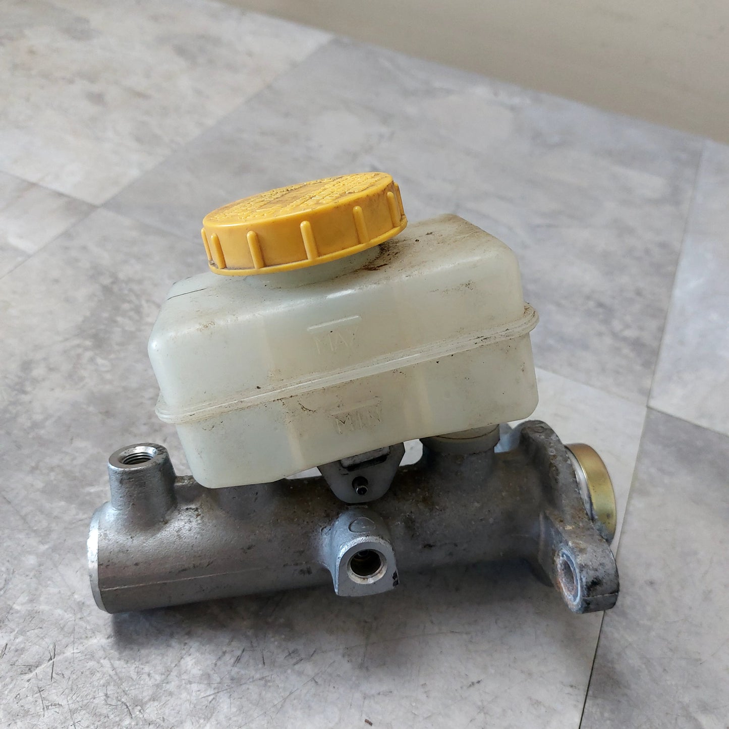 OEM 2004-2007 Subaru Impreza WRX STi Brake Master Cylinder Reservoir