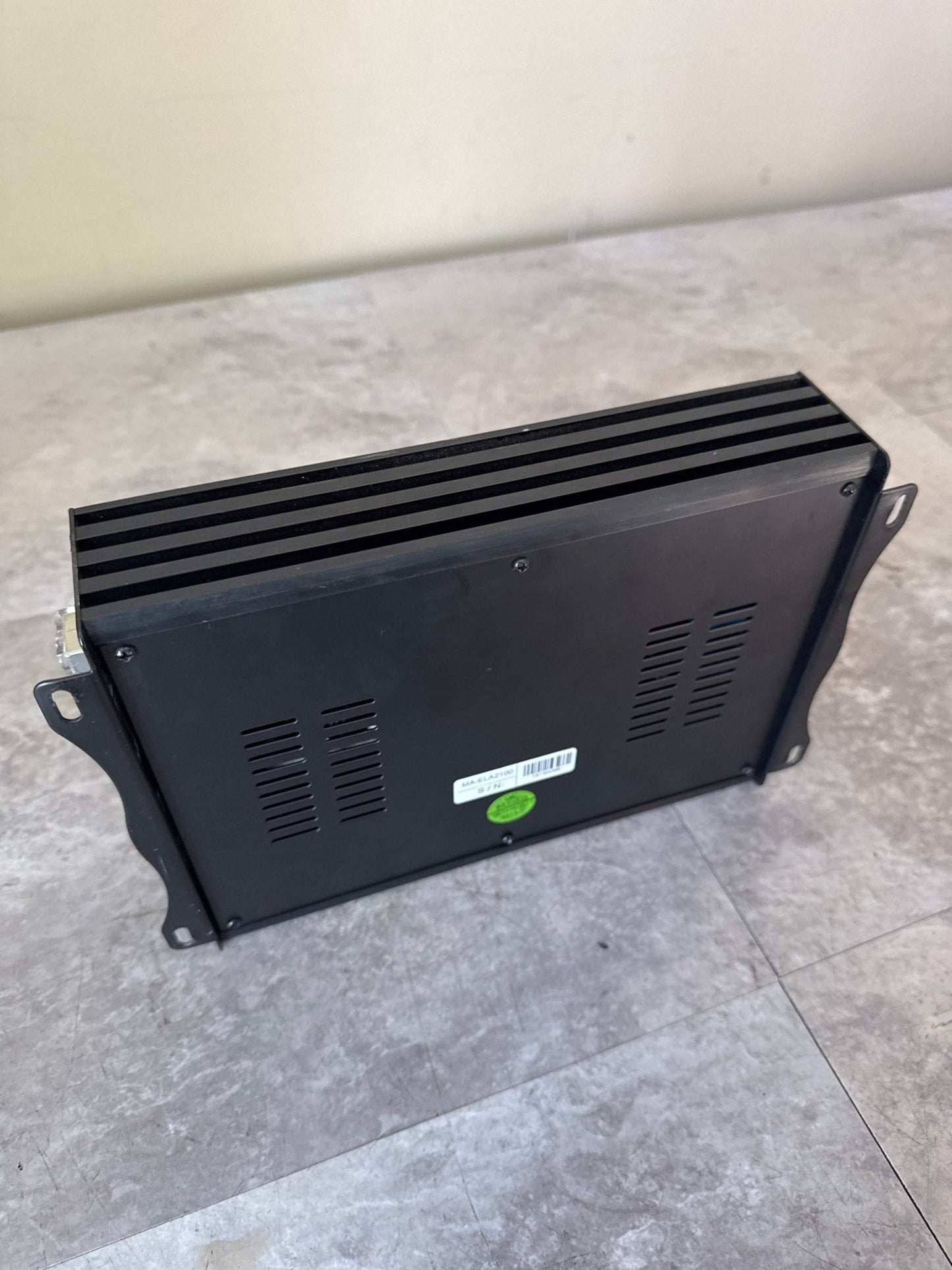Menace MA-ELA2100 1000 Watt 2CH Amp