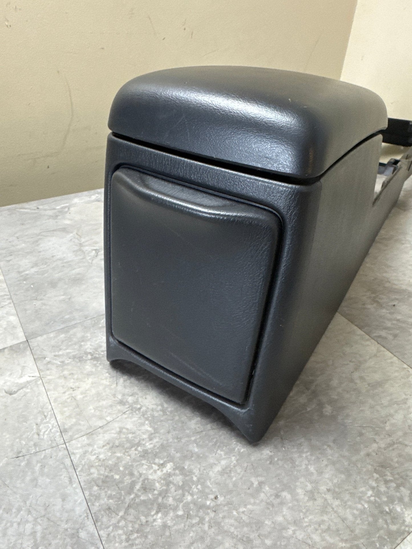 2005-2007 Subaru Impreza WRX STI Black Center Console Rest Trim Middle