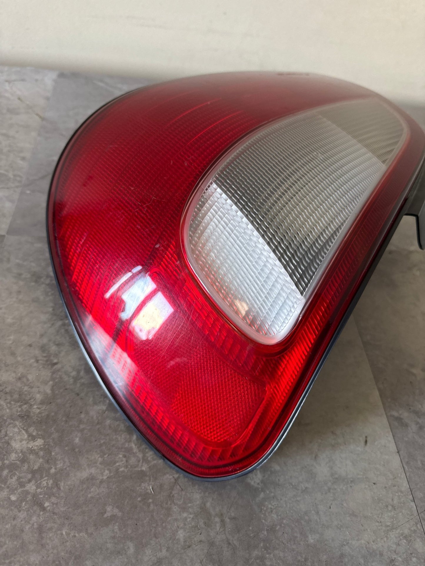 OEM RH Side Tail Light Assembly 02-03 Subaru Impreza WRX Sedan 84201FE030