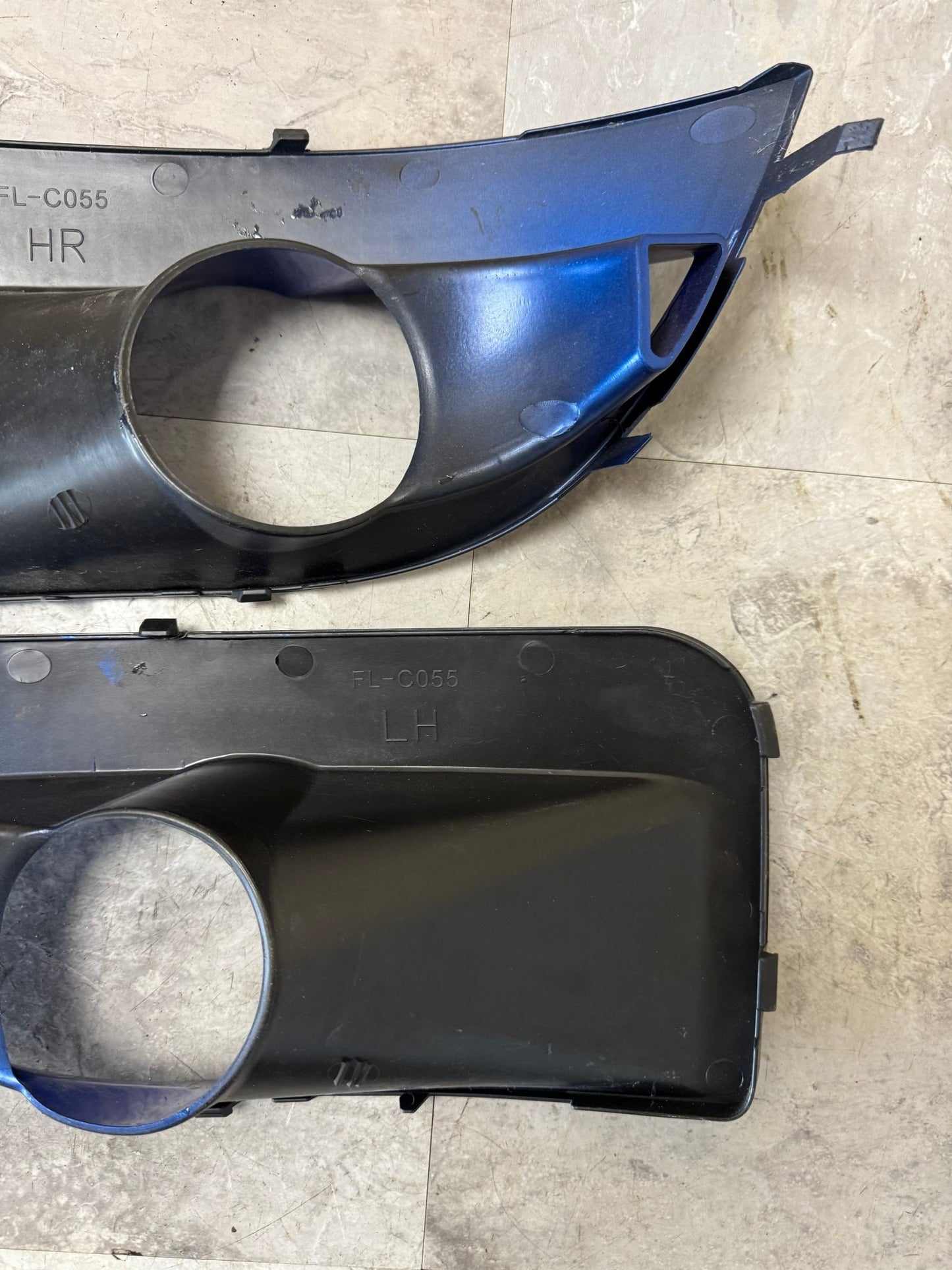Fog Light Bumper Bezel For 04-05 Subaru Impreza WRX STi