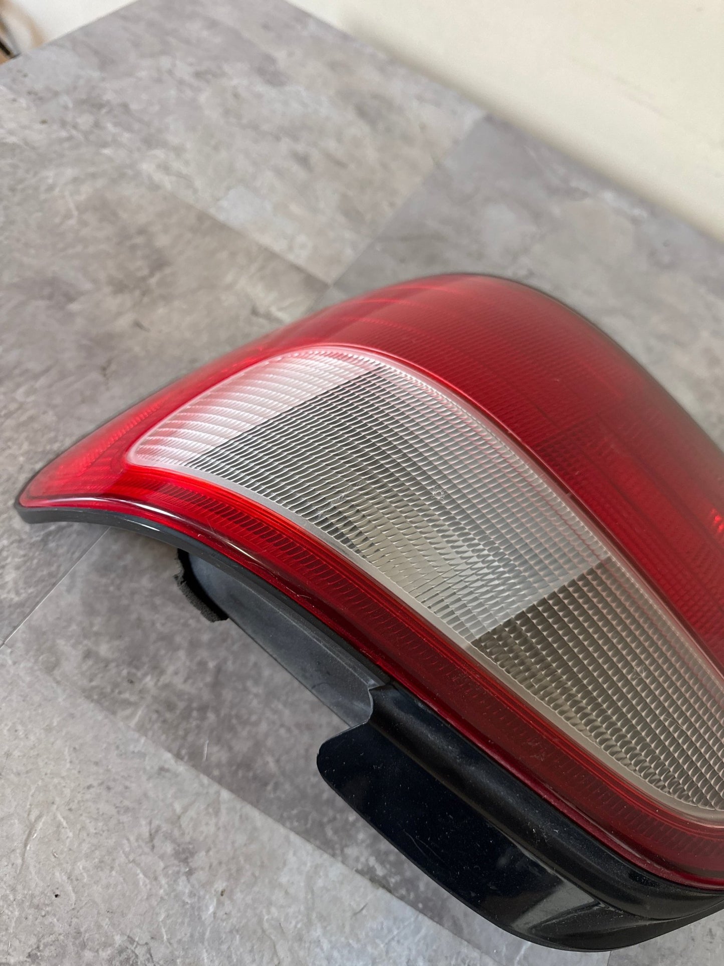 OEM RH Side Tail Light Assembly 02-03 Subaru Impreza WRX Sedan 84201FE030