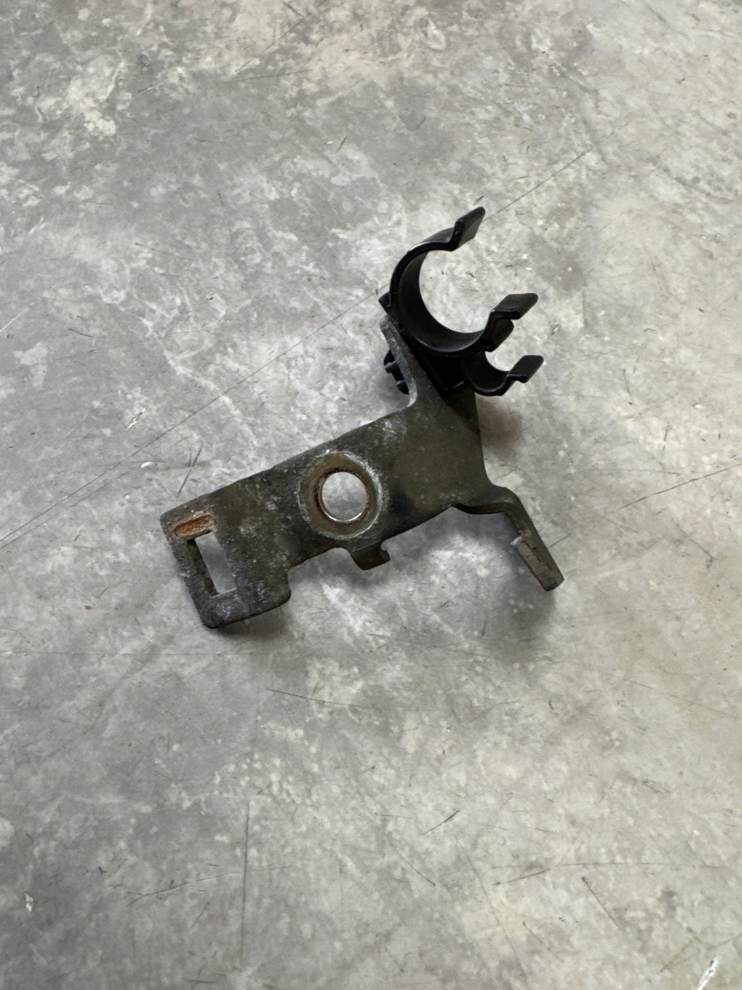 Subaru OEM (EJ20 / EJ25) Intake Manifold Wire Harness Bracket K2-i