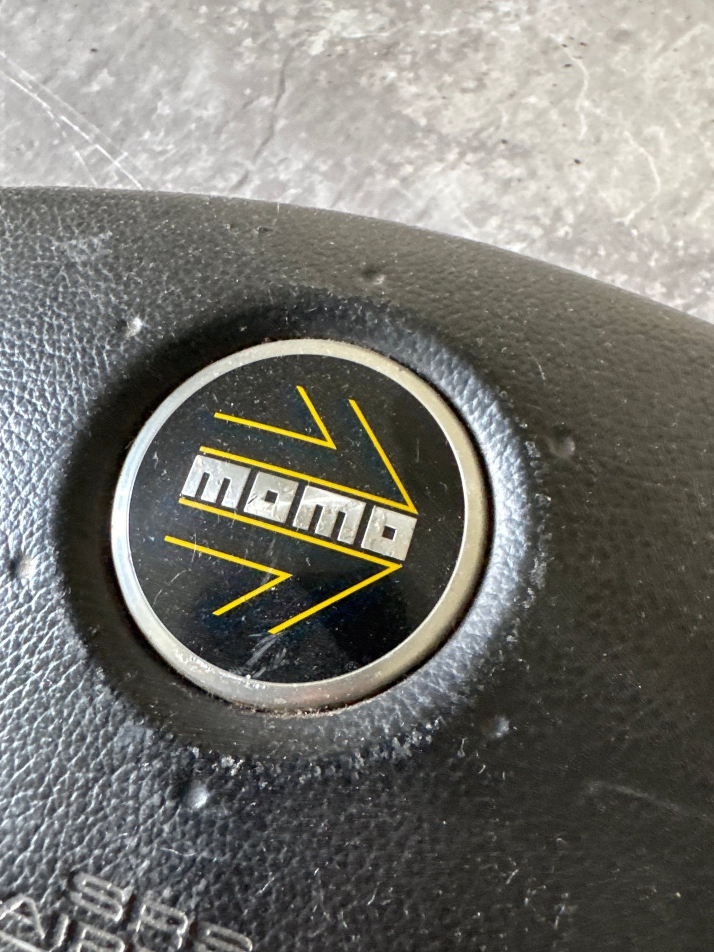 2002 2003 Subaru Impreza & WRX Drivers Airbag Assembly with Yellow Momo Cover 98211FE050ML (2)