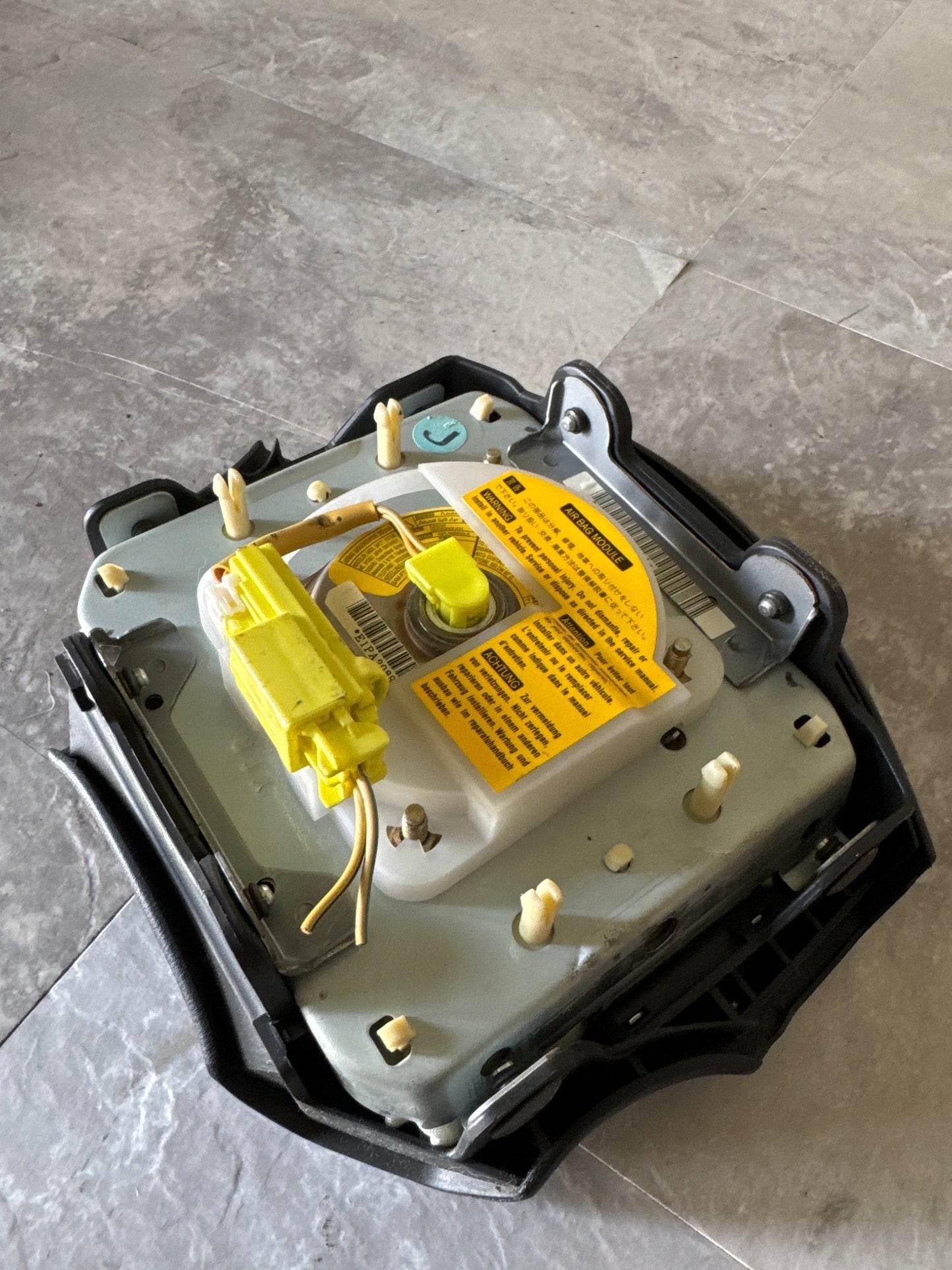 2002 2003 Subaru Impreza & WRX Drivers Airbag Assembly with Yellow Momo Cover 98211FE050ML