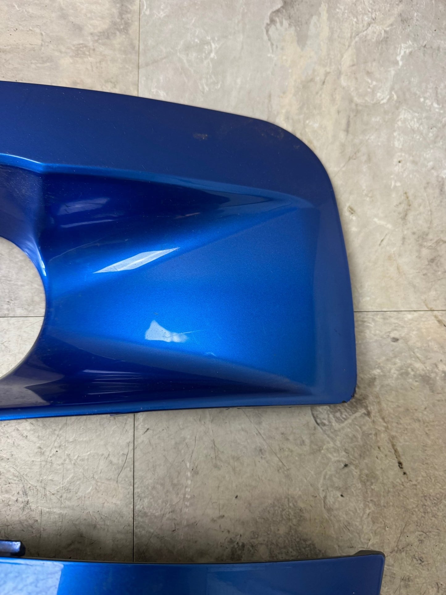 Fog Light Bumper Bezel For 04-05 Subaru Impreza WRX STi