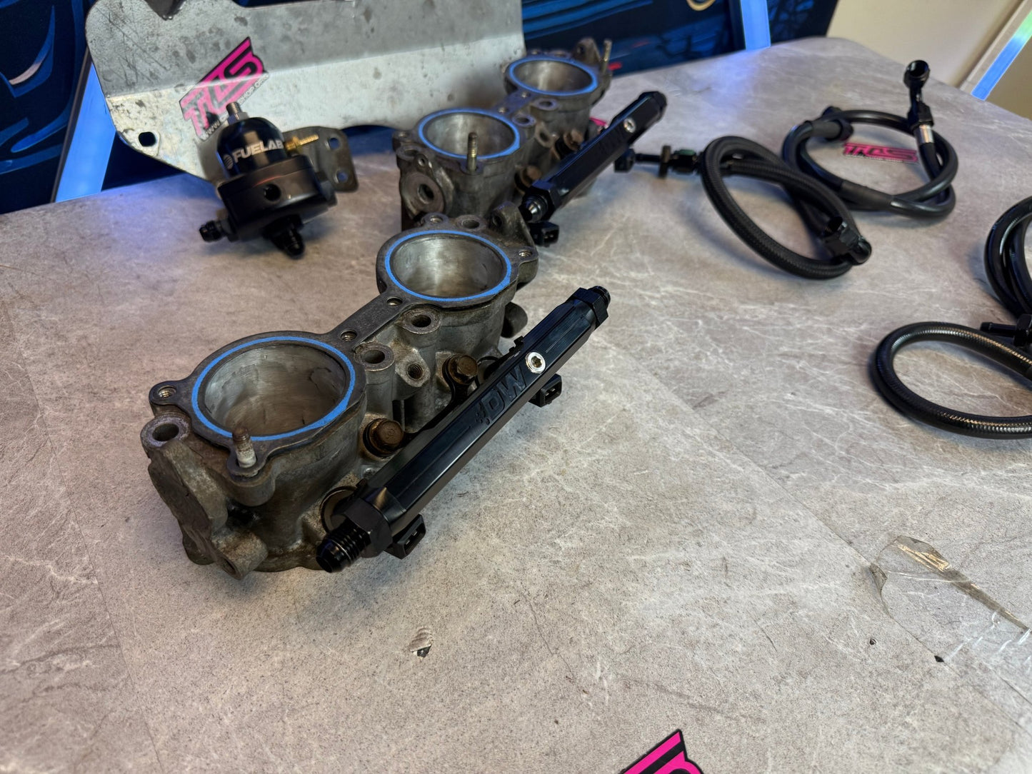 DW fuel kit “ side feed conversion “ 2004 - 2006 SUBARU STi & 2002 - 2007 WRX TGV’s , LINES , FUEL LAB FPR & 1200 CC injectors