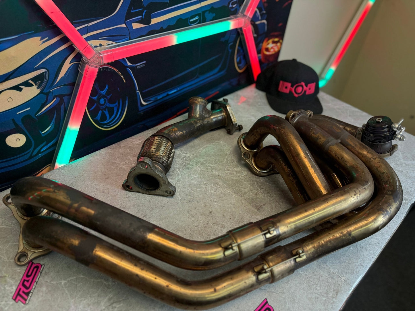 TOMEI UNEQUAL LENGTH HEADER & TIAL 38 MM EWG KIT WASTEGATE SUBARU STI & WRX