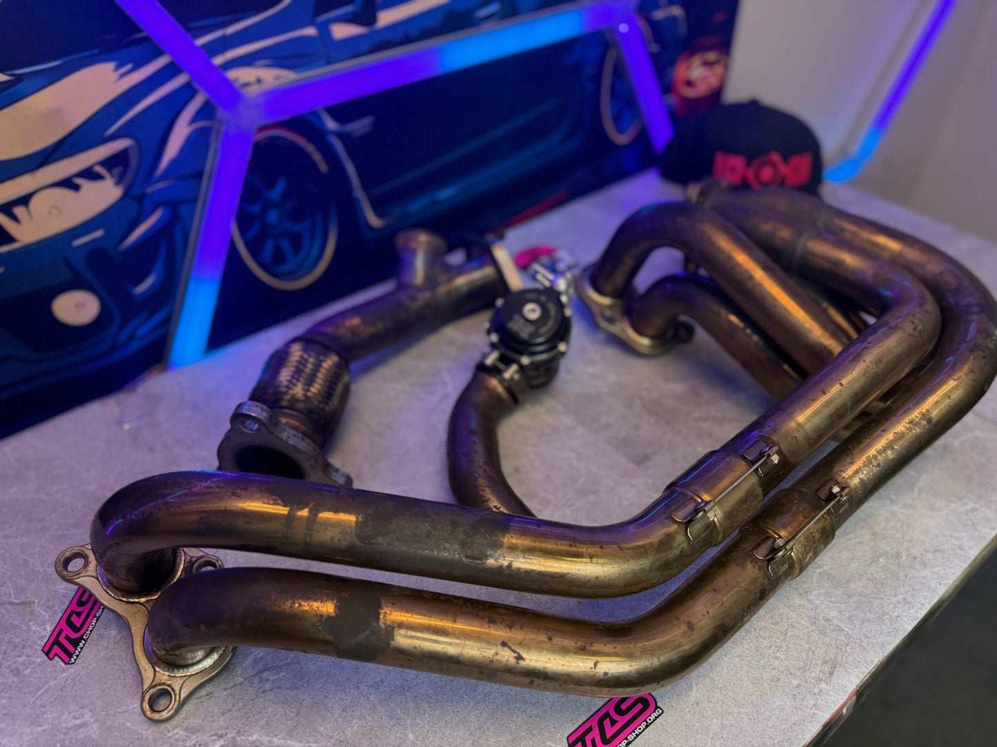 TOMEI UNEQUAL LENGTH HEADER & TIAL 38 MM EWG KIT WASTEGATE SUBARU STI & WRX
