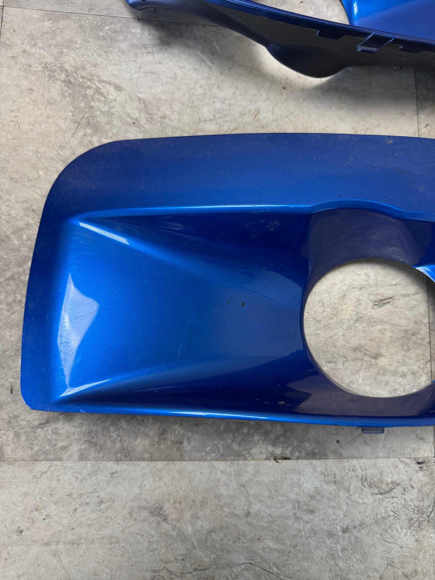 Fog Light Bumper Bezel For 04-05 Subaru Impreza WRX STi
