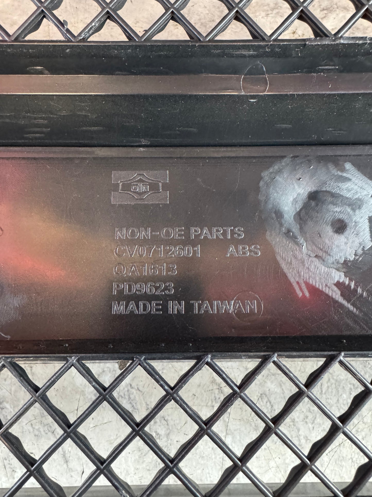 2002-2009 Chevrolet Trailblazer Aftermarket Front Grille Assembly Kit (Strut Wall)