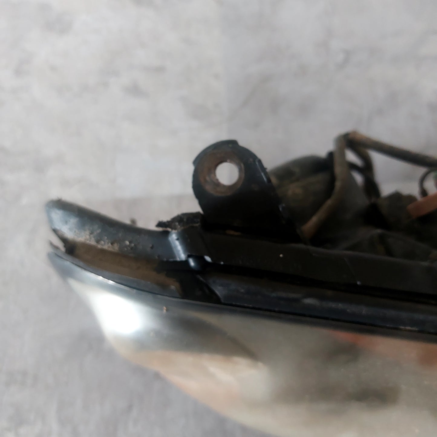 OEM 2004-2005 Subaru Impreza WRX STi RH Passenger Side Headlight Assembly