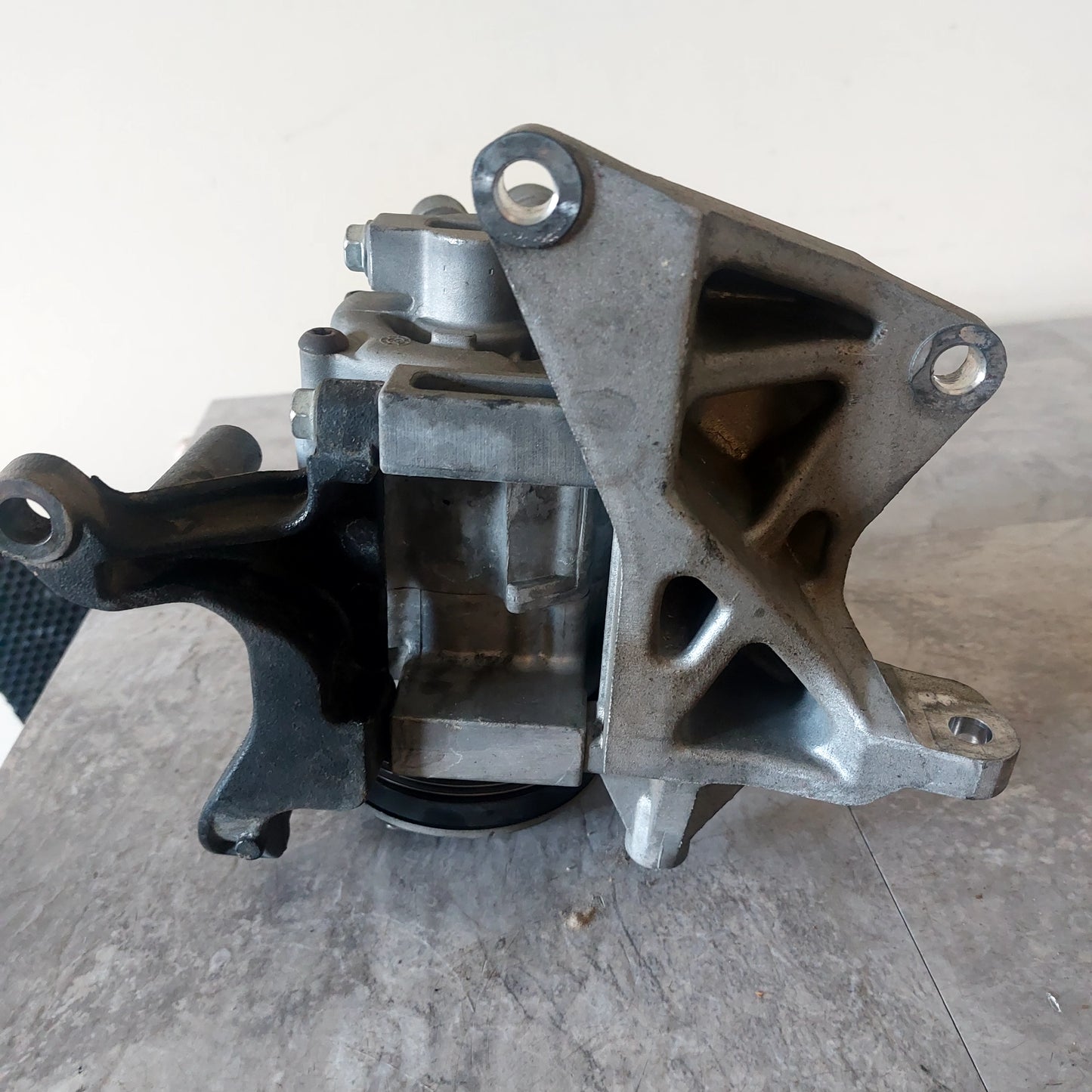 OEM 2008-2014 Subaru Impreza WRX STi AC Compressor w/ Bracket
