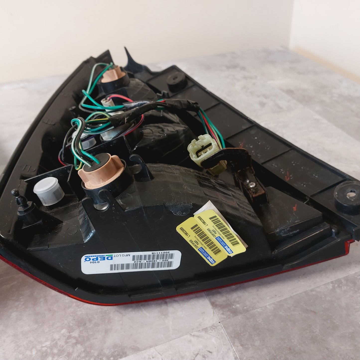 2008 Subaru Forester Sports 2.5 X - Driver and Passenger Side Halogen Tail Light OE Replacement