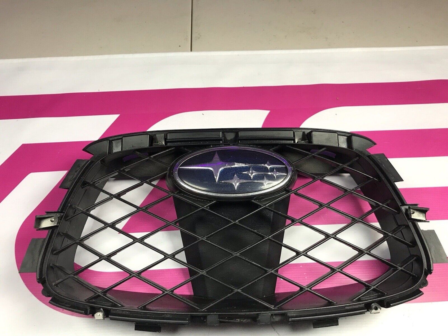 06-07 Subaru Impreza WRX STi OEM Center Grille Piece w/Emblem 91121FE231