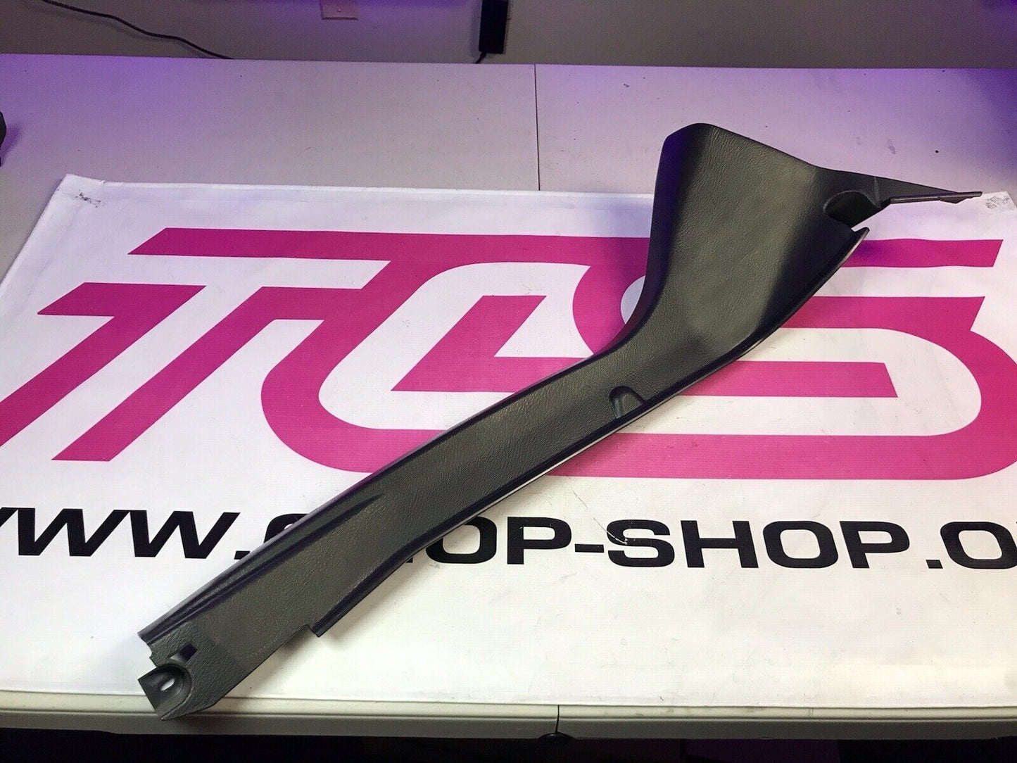 2004-2007 Subaru Impreza WRX/STI Door Sill Trim Rear Right 94043FE000