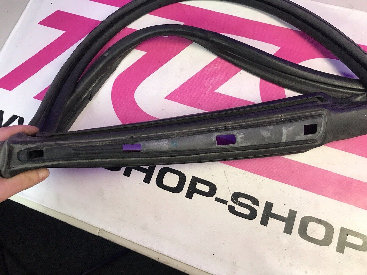 02-07 Subaru Impreza Sedan Passenger RH Door Trim Seal B Pillar Exterior