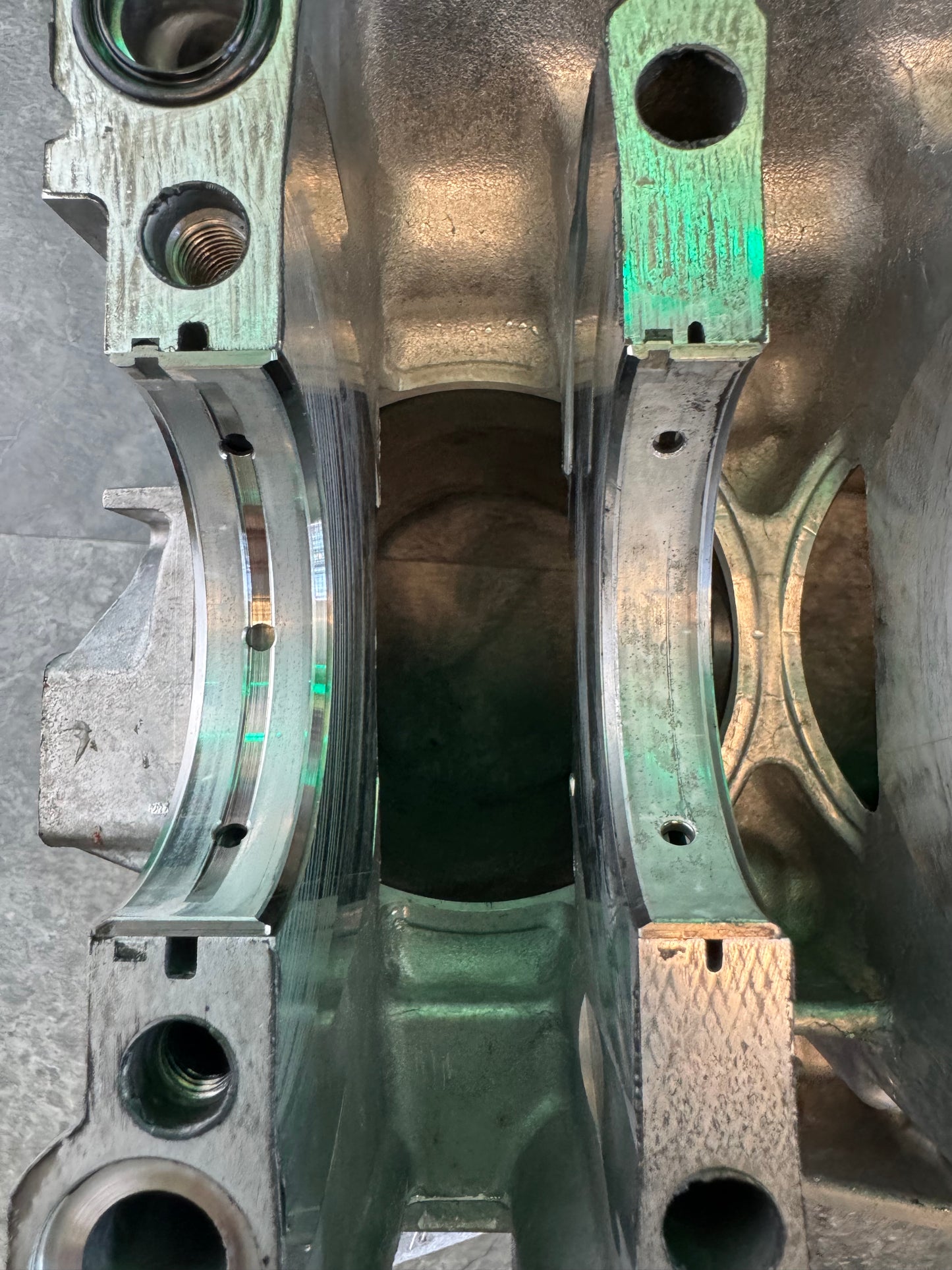 Subaru EJ25 Case Halves Short Block For Core With Bearings And Case Bolts