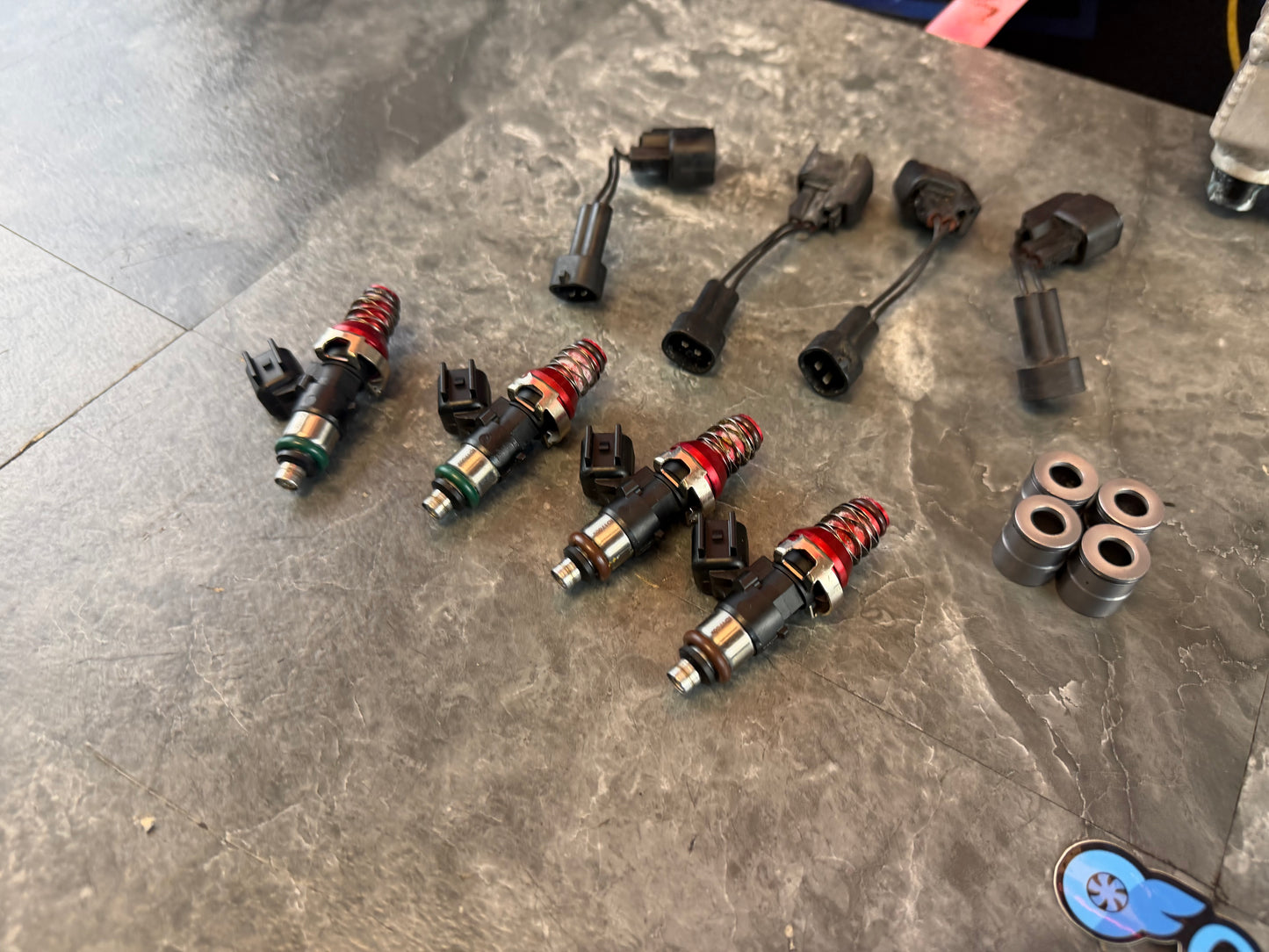 ID 1700 X XDS Subaru STi & wrx top feed fuel injectors flex fuel w/ 14 mm caps / plug & play