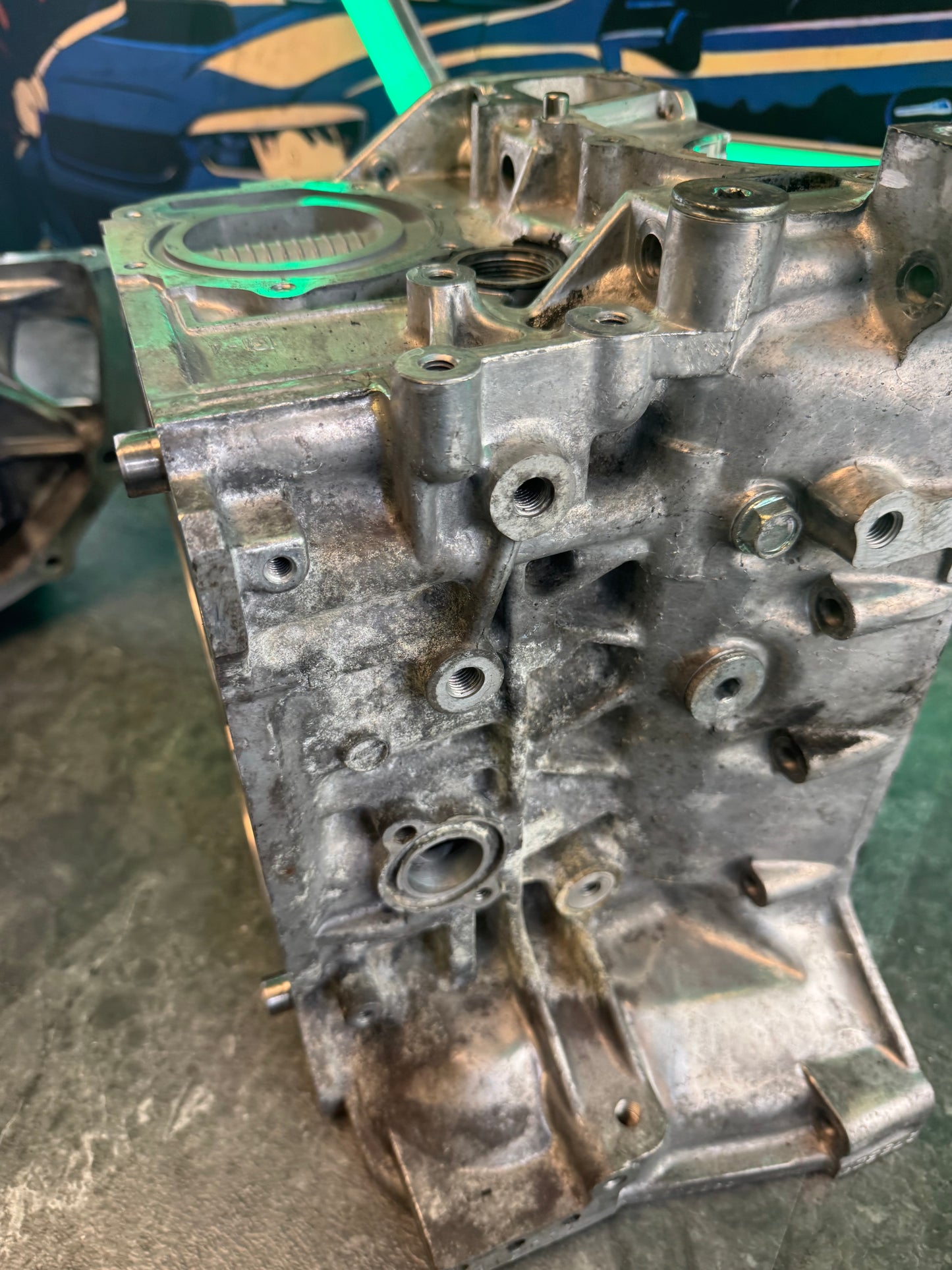 Subaru EJ25 Case Halves Short Block For Core With Bearings And Case Bolts