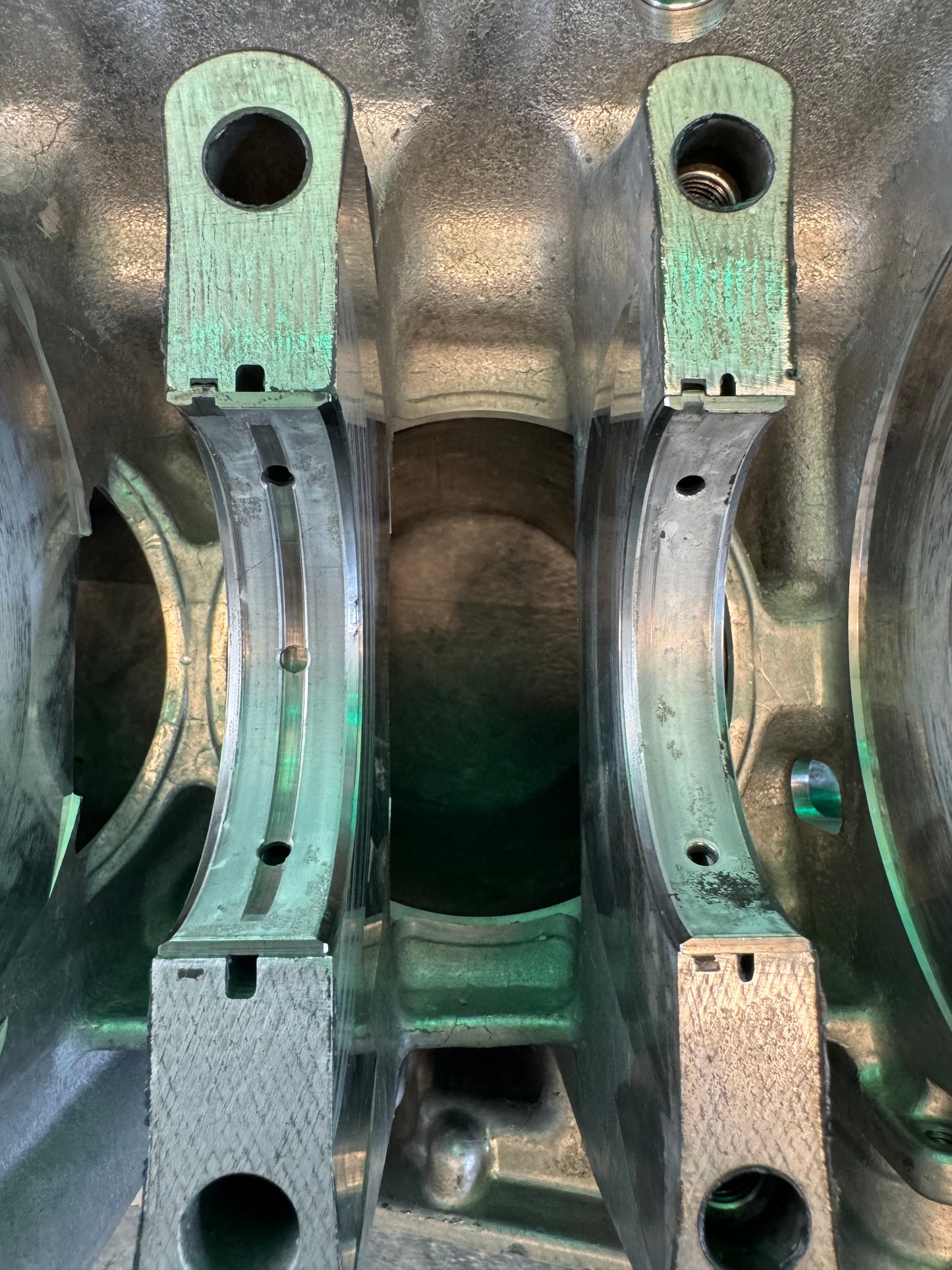 Subaru EJ25 Case Halves Short Block For Core With Bearings And Case Bolts