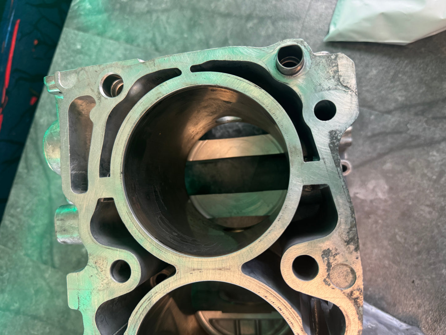 Subaru EJ25 Case Halves Short Block For Core With Bearings And Case Bolts